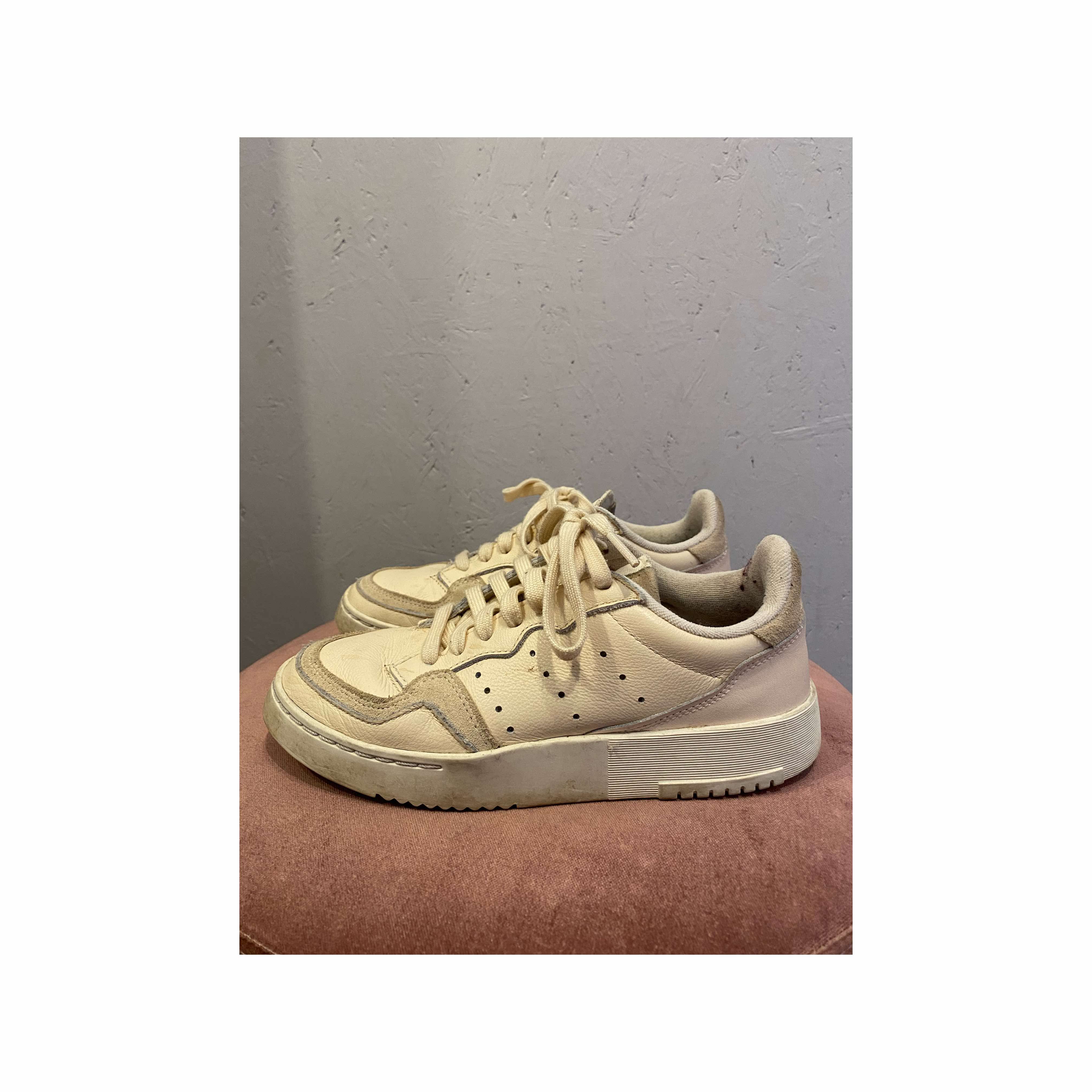 Adidas - Sneakers - Size: 36