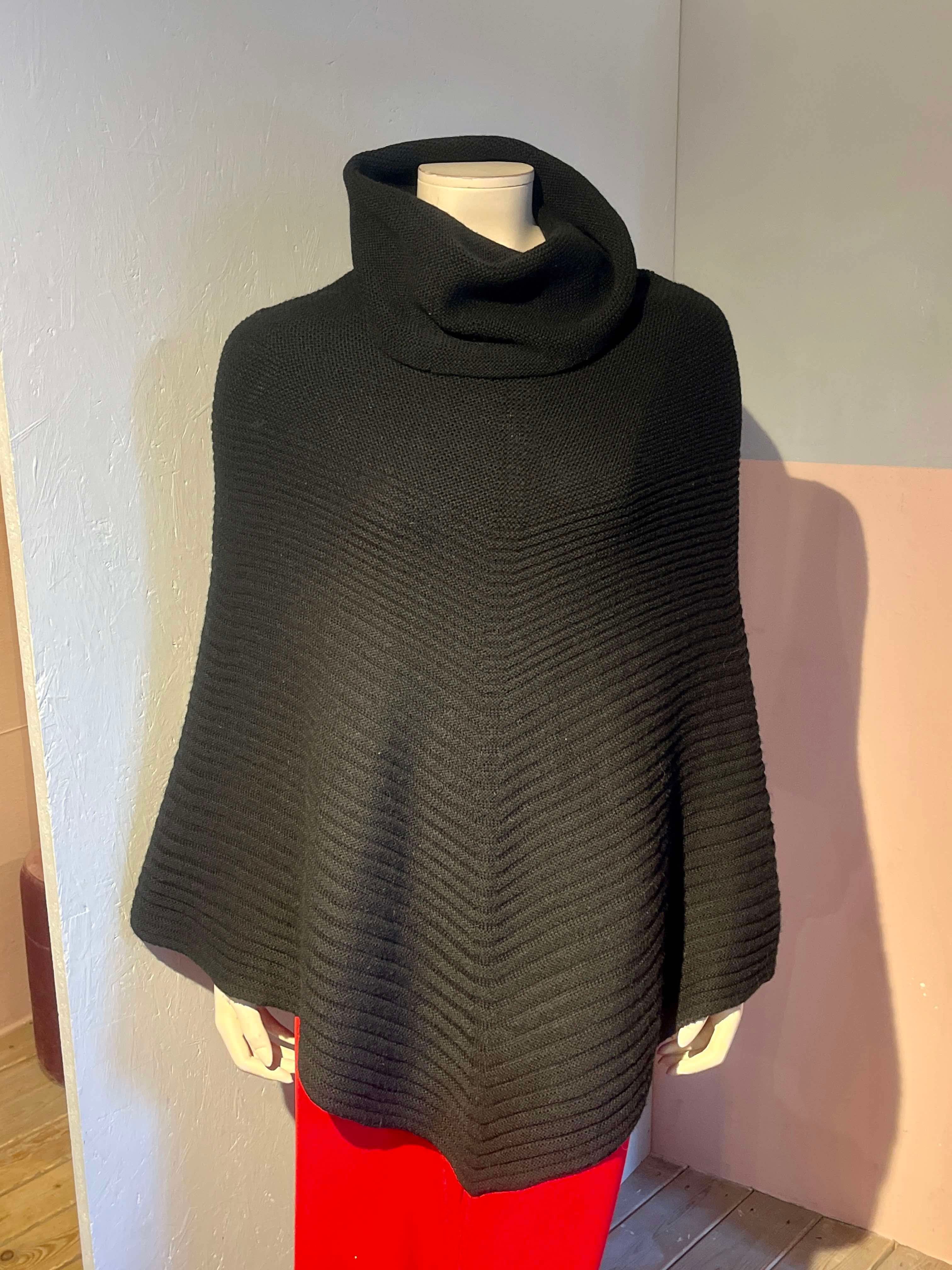 Wolford - Poncho - Size: M