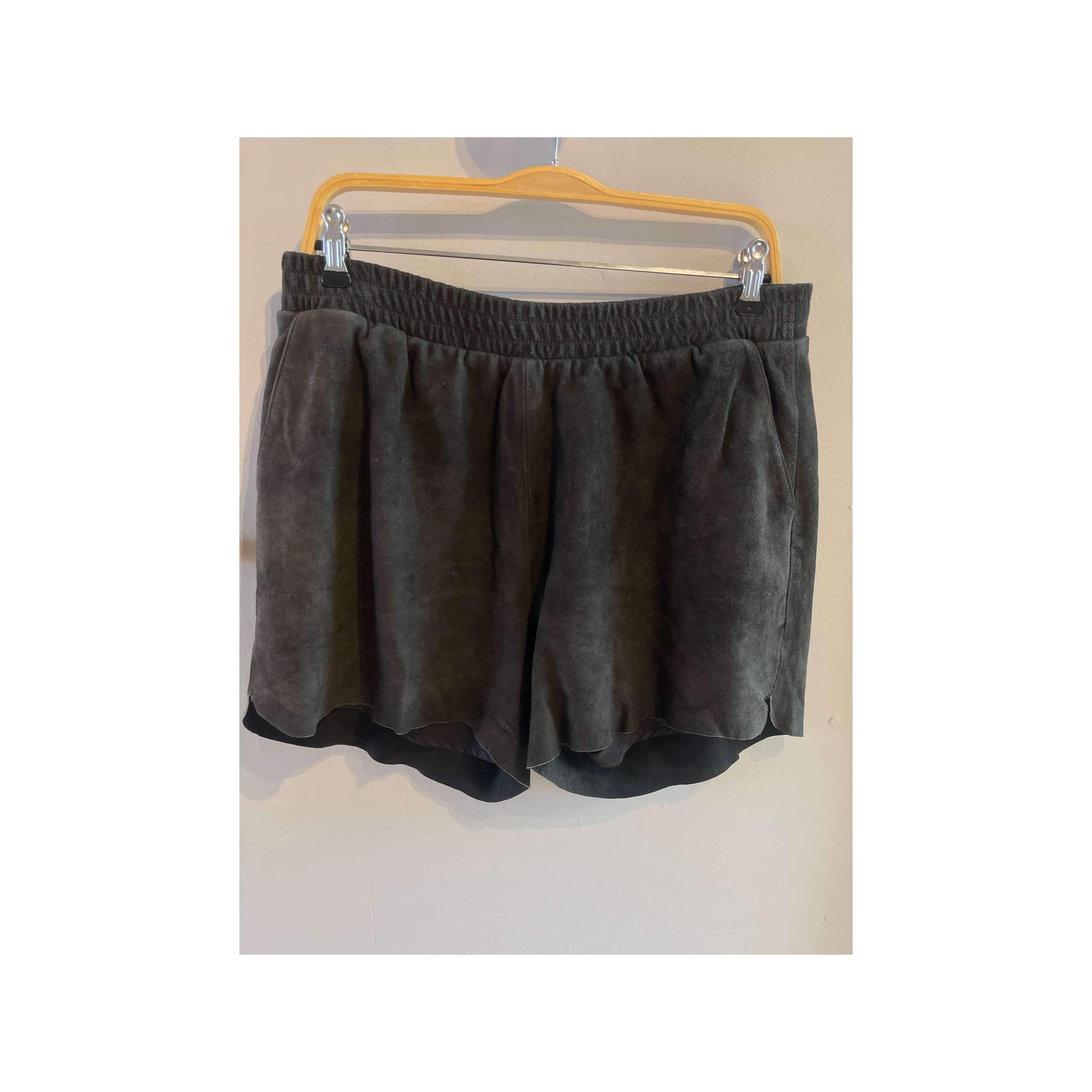 Minimum - Shorts - Size: 40