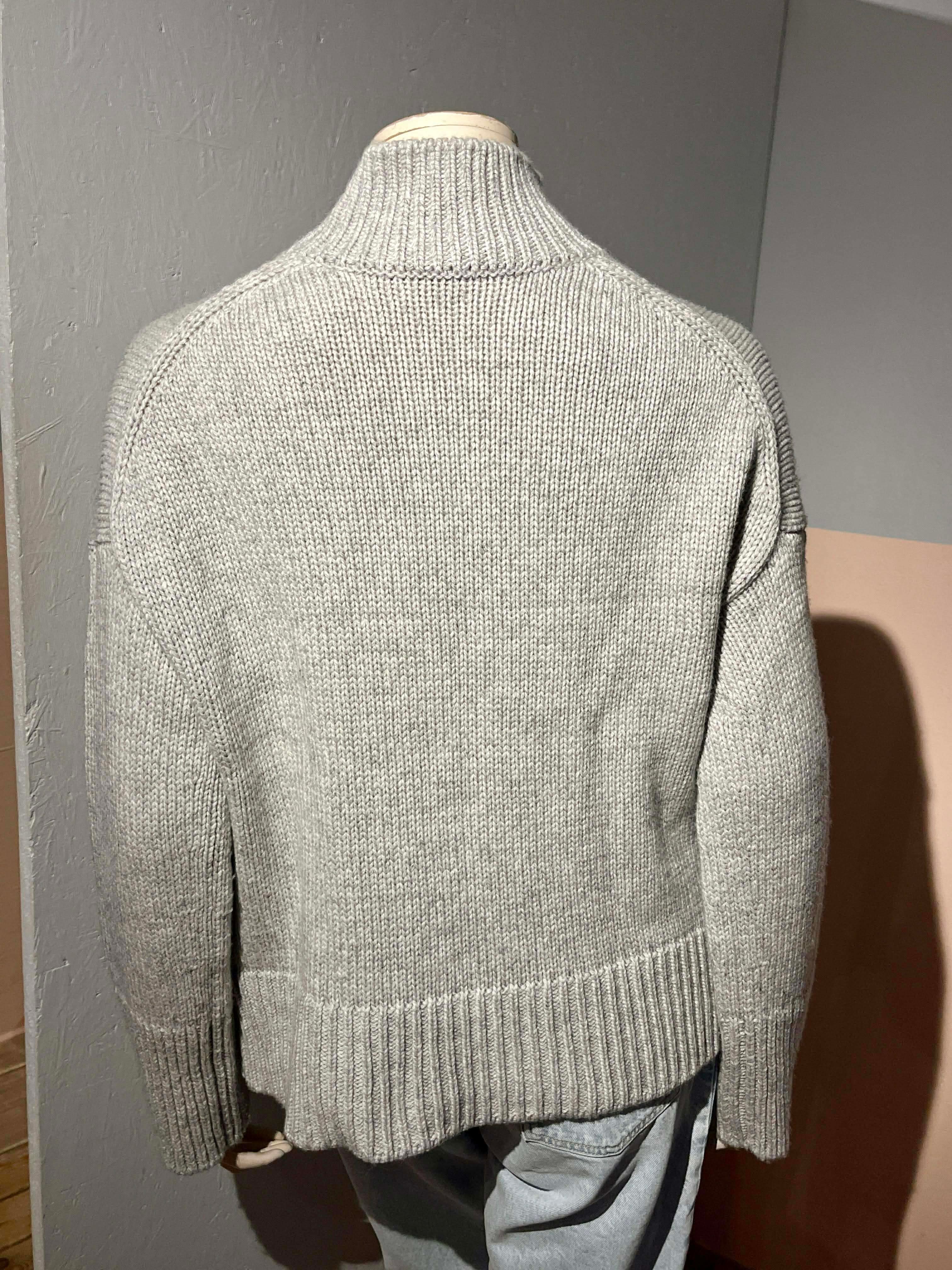 Vince - Sweater - Size: M