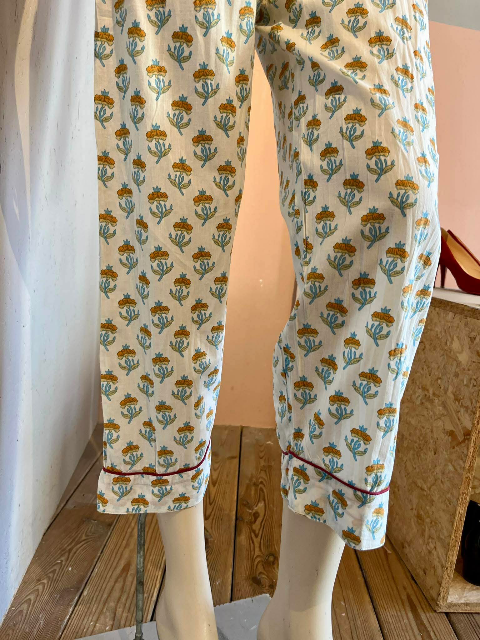 No brand - Bukser  - Size: M