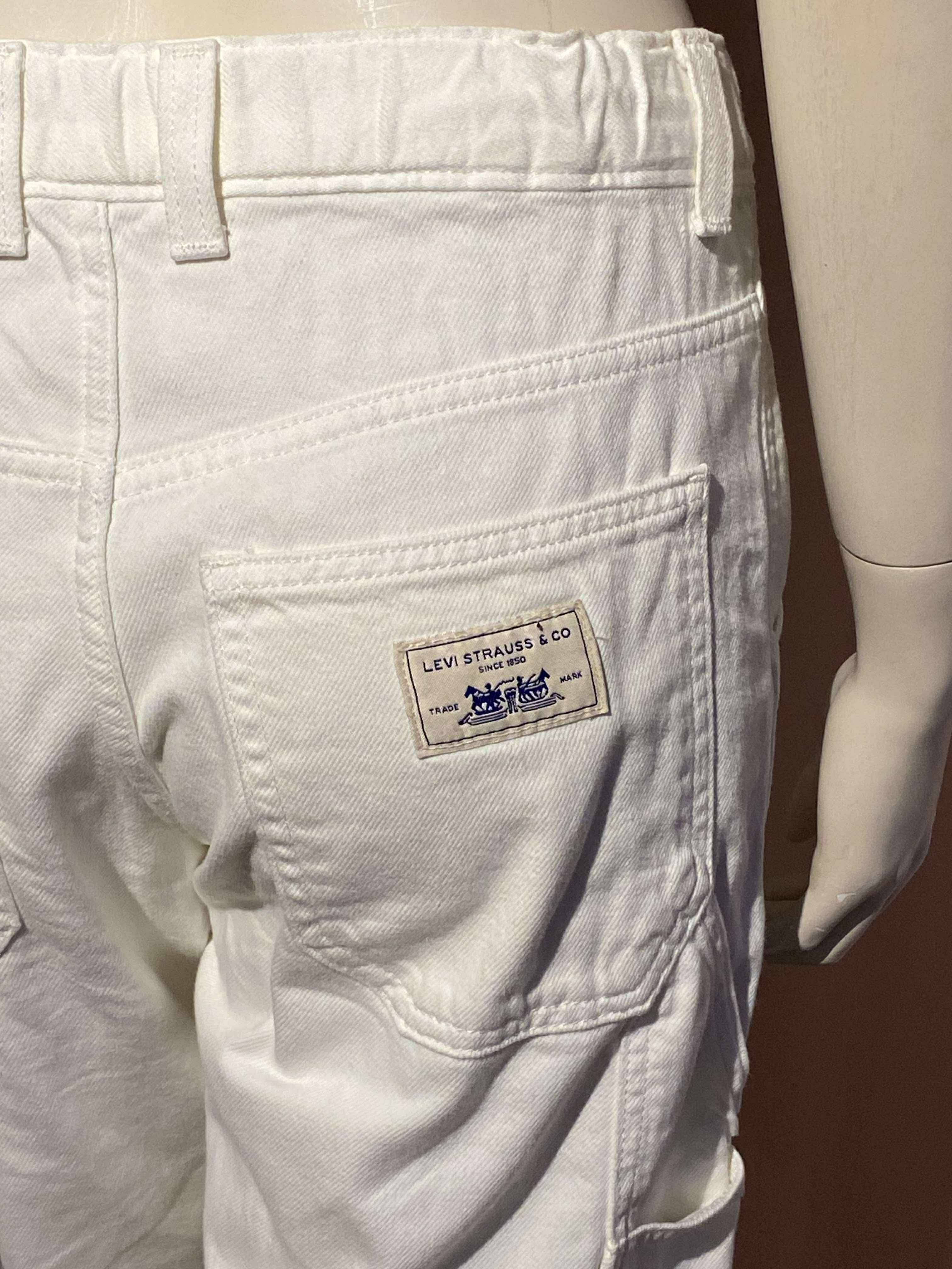 Levis - Jeans - Size: 26