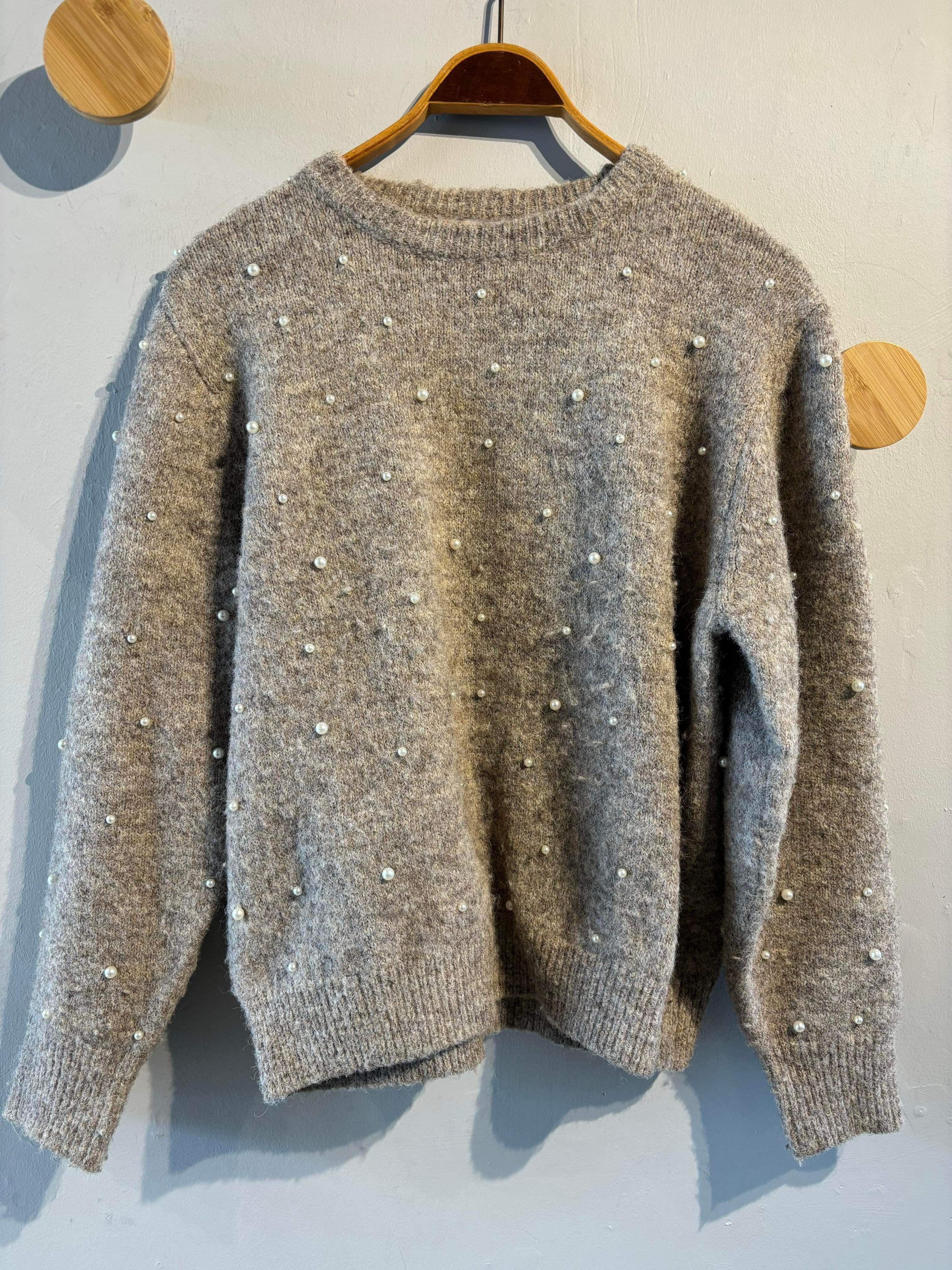 A View - Sweater - Size: S