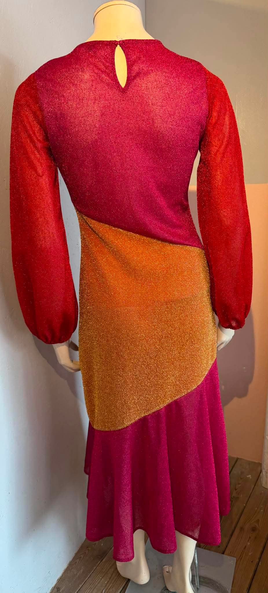 Never Fully Dressed - Kjole - Size: M