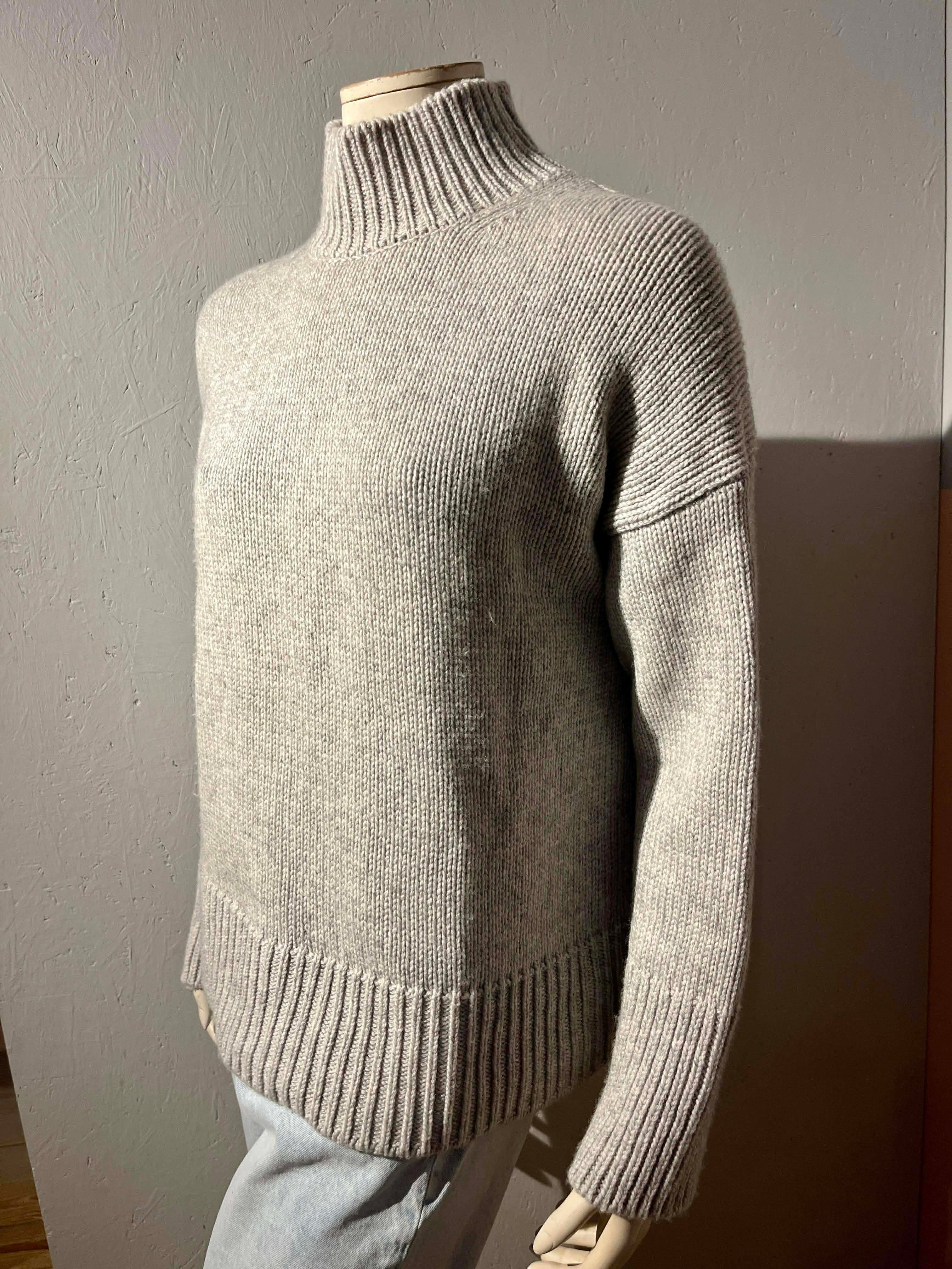 Vince - Sweater - Size: M