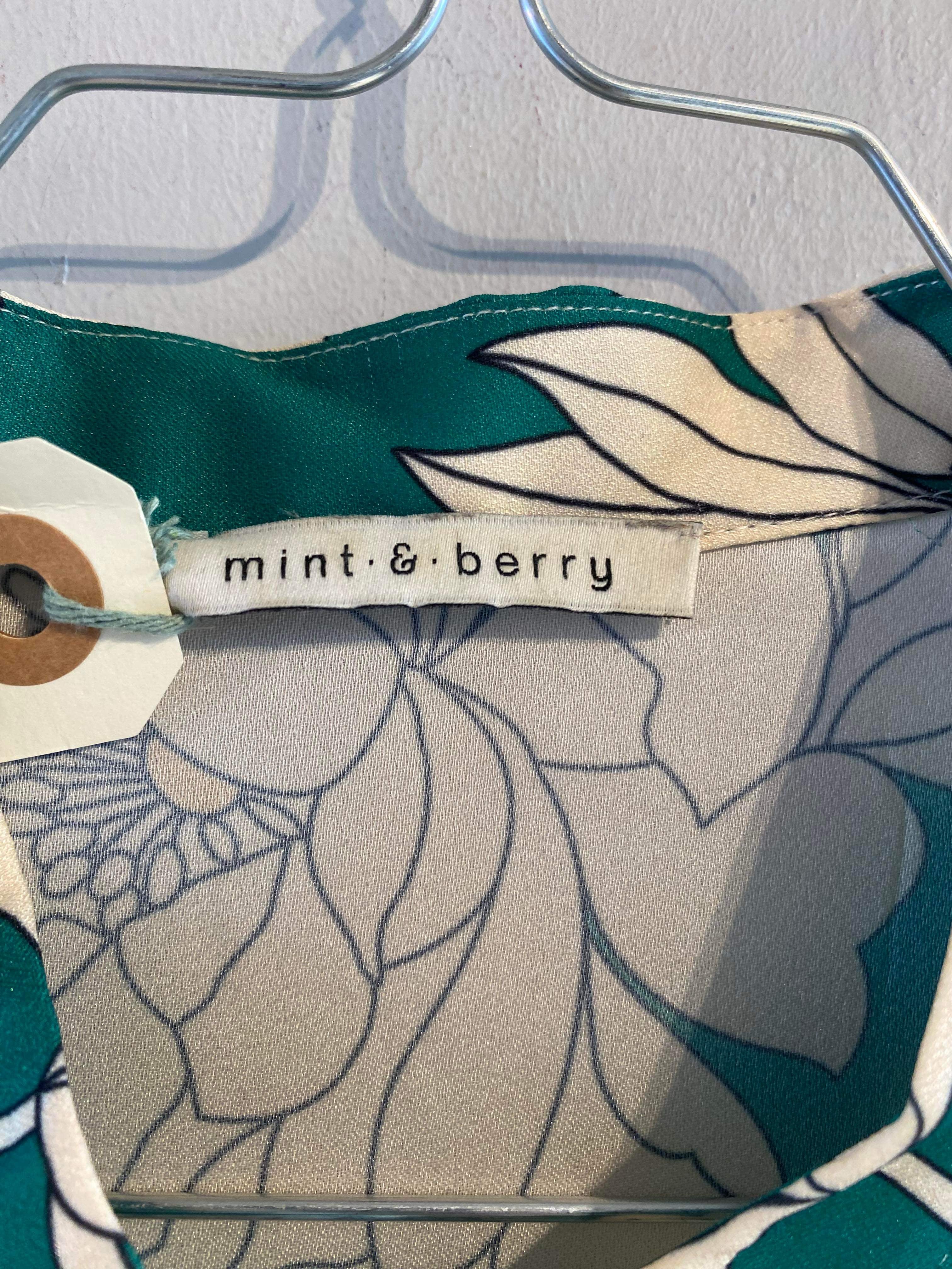 Mint & Berry - Kjole - Size: L