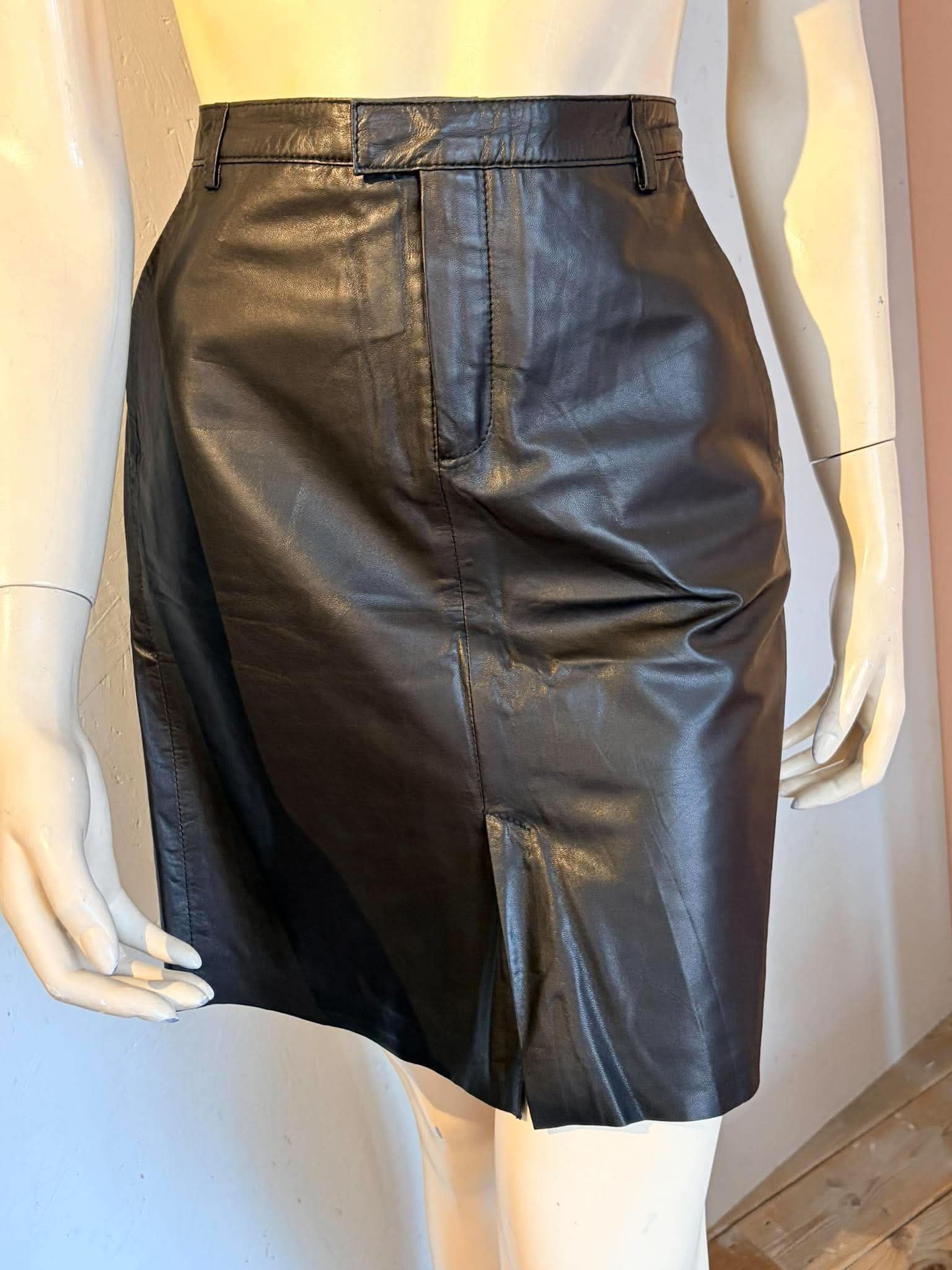 Julie Fagerholt / Heartmade - Skindnederdel - Size: 40