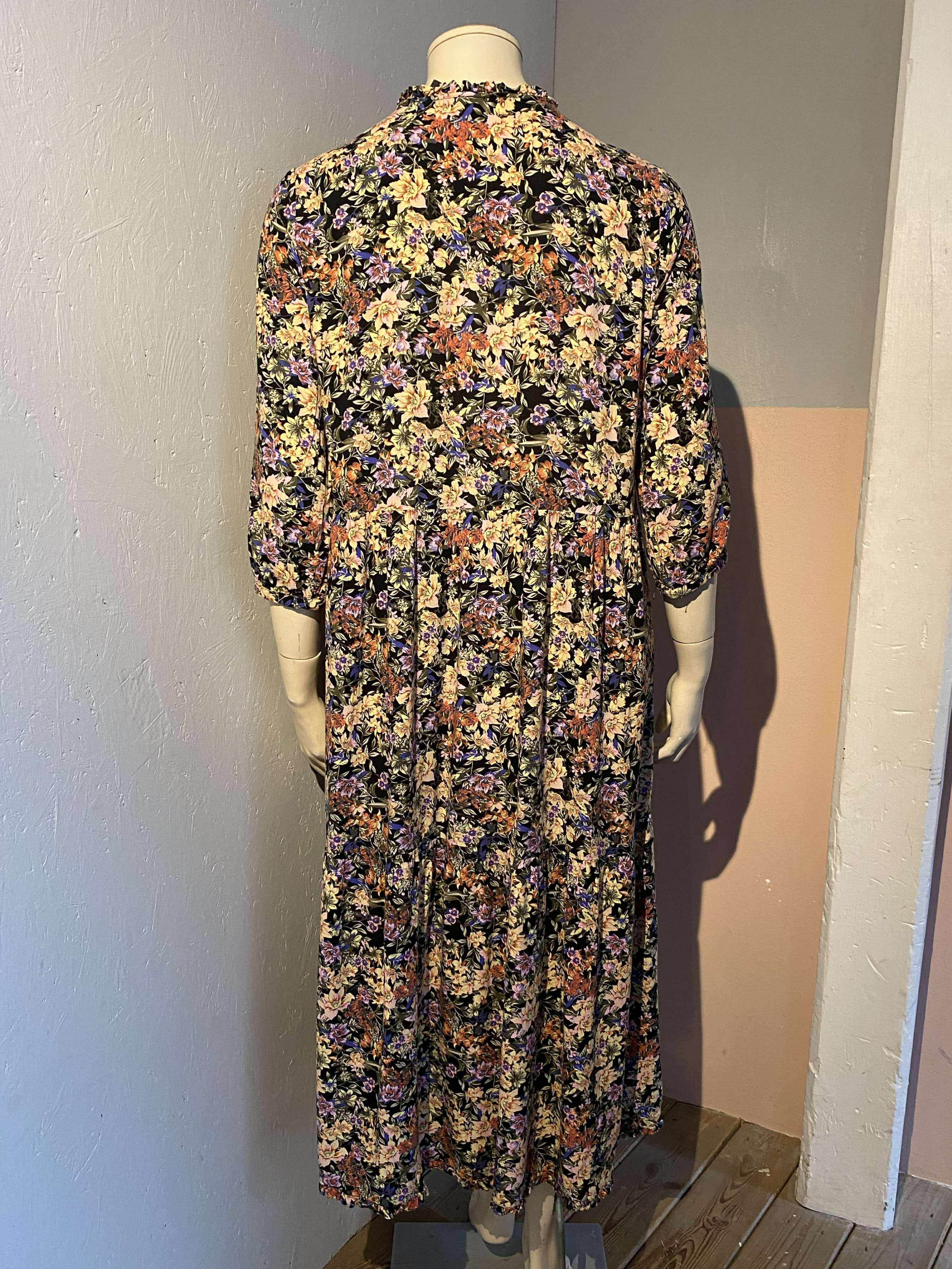 YAS - Kjole - Size: M