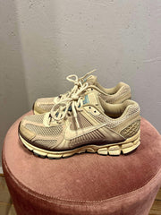 Nike - Sneakers - Size: 36 1/2