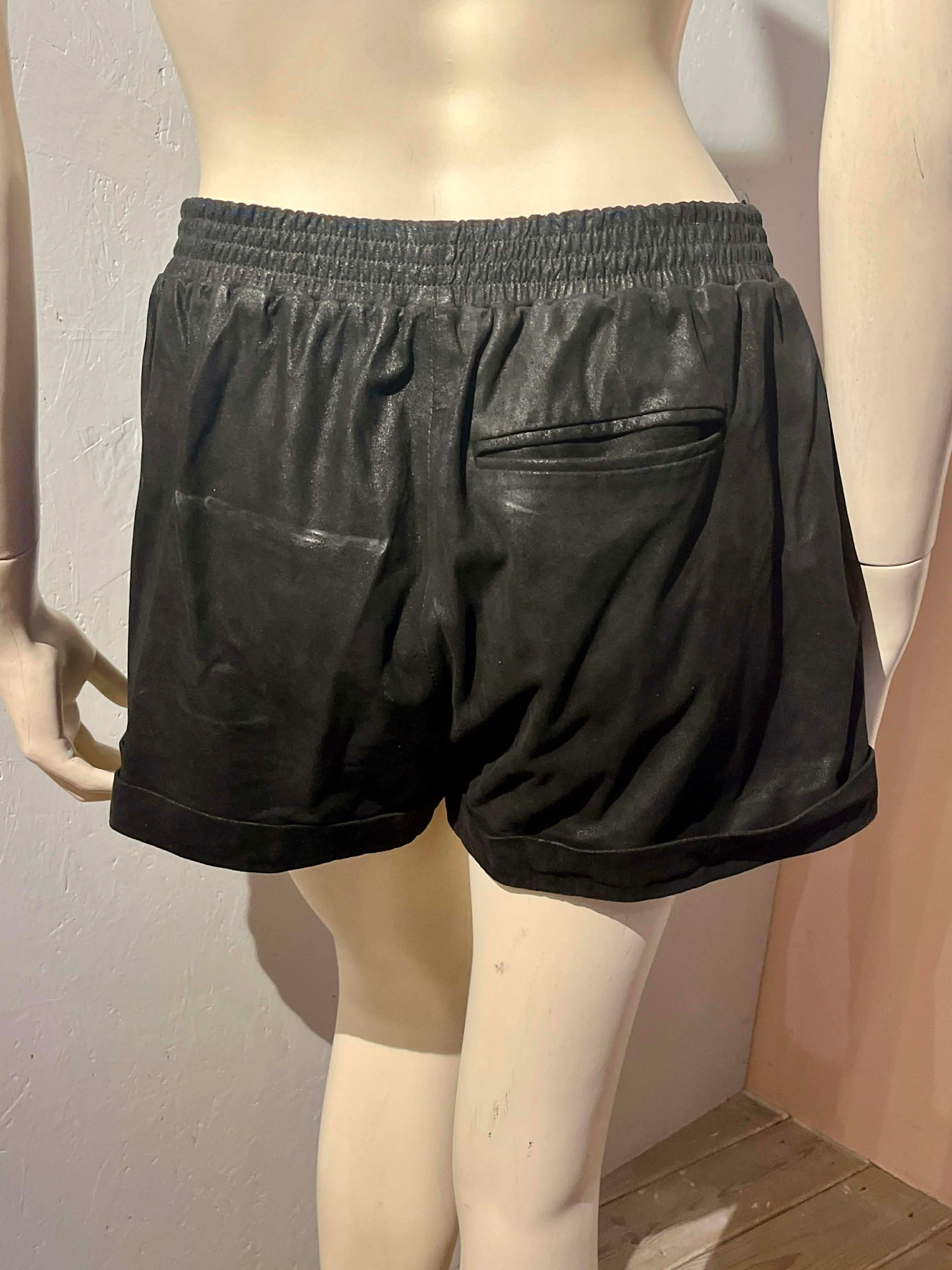 2nd Day - Shorts - Size: 40