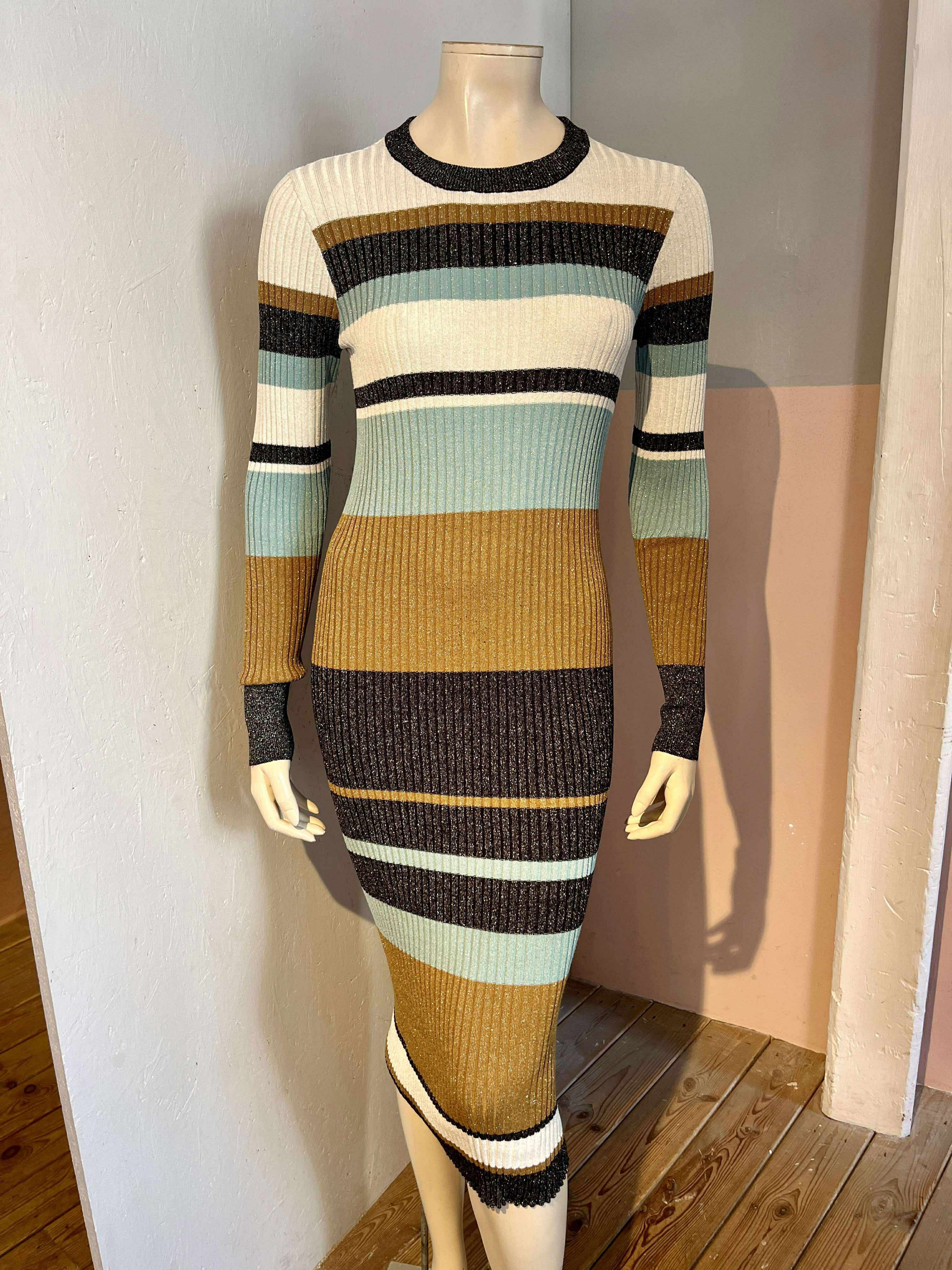 Second Female - Kjole - Size: M