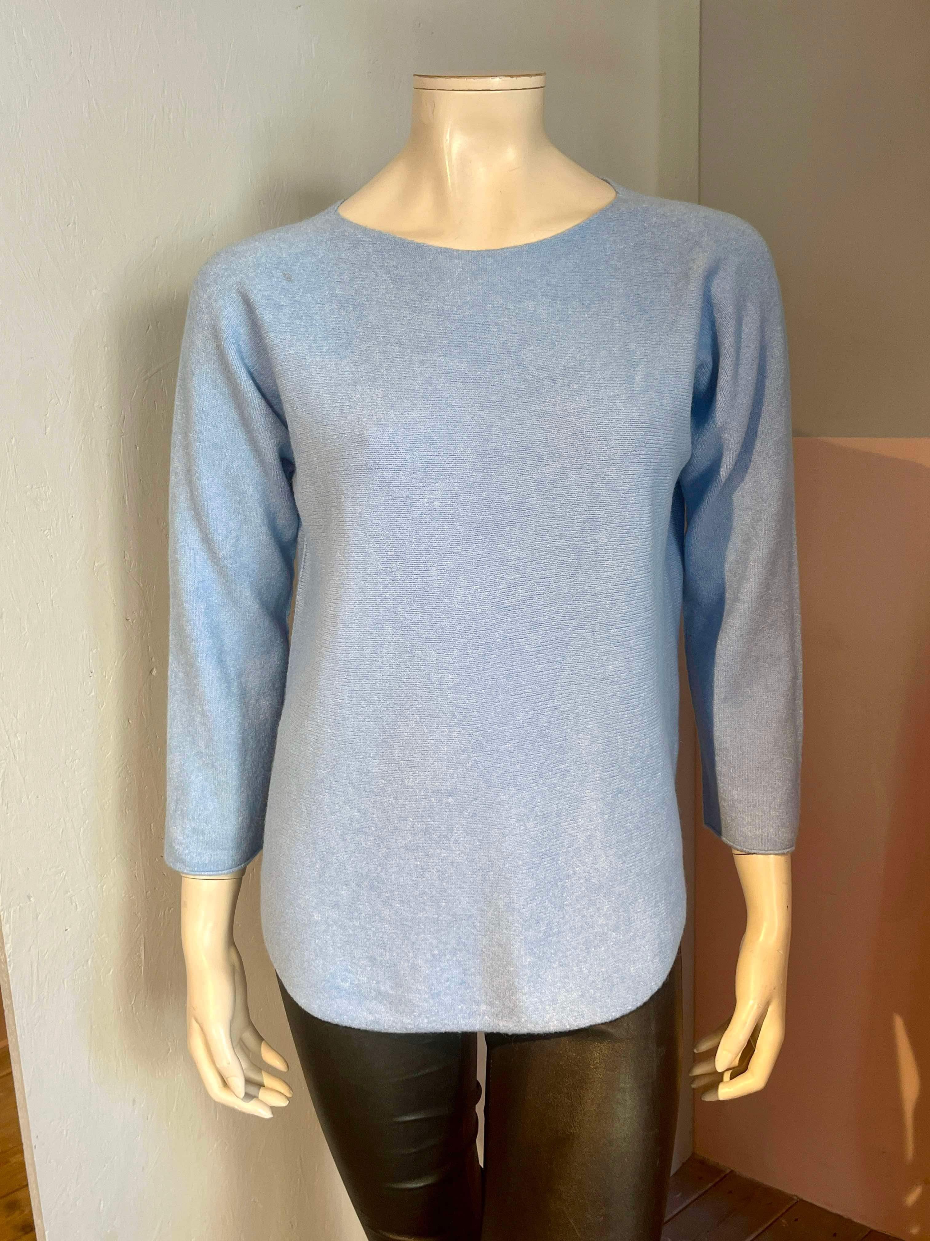 Marta - Sweater - Size: S/M