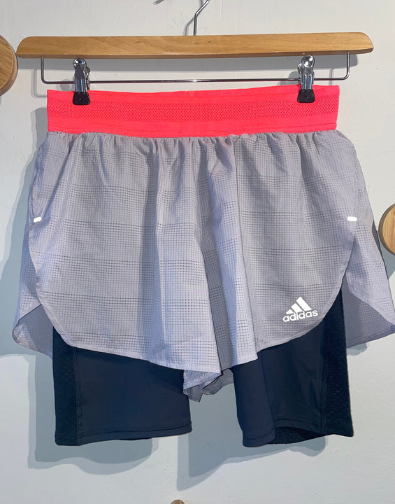 Adidas - Shorts - Size: M