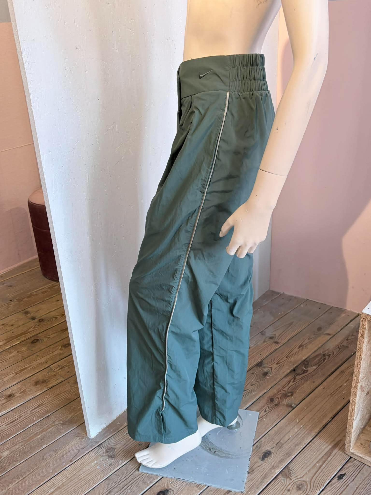 Nike - Sweatpants - Size: S