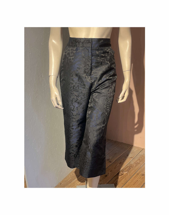 Second Female - Culottes - Size: M