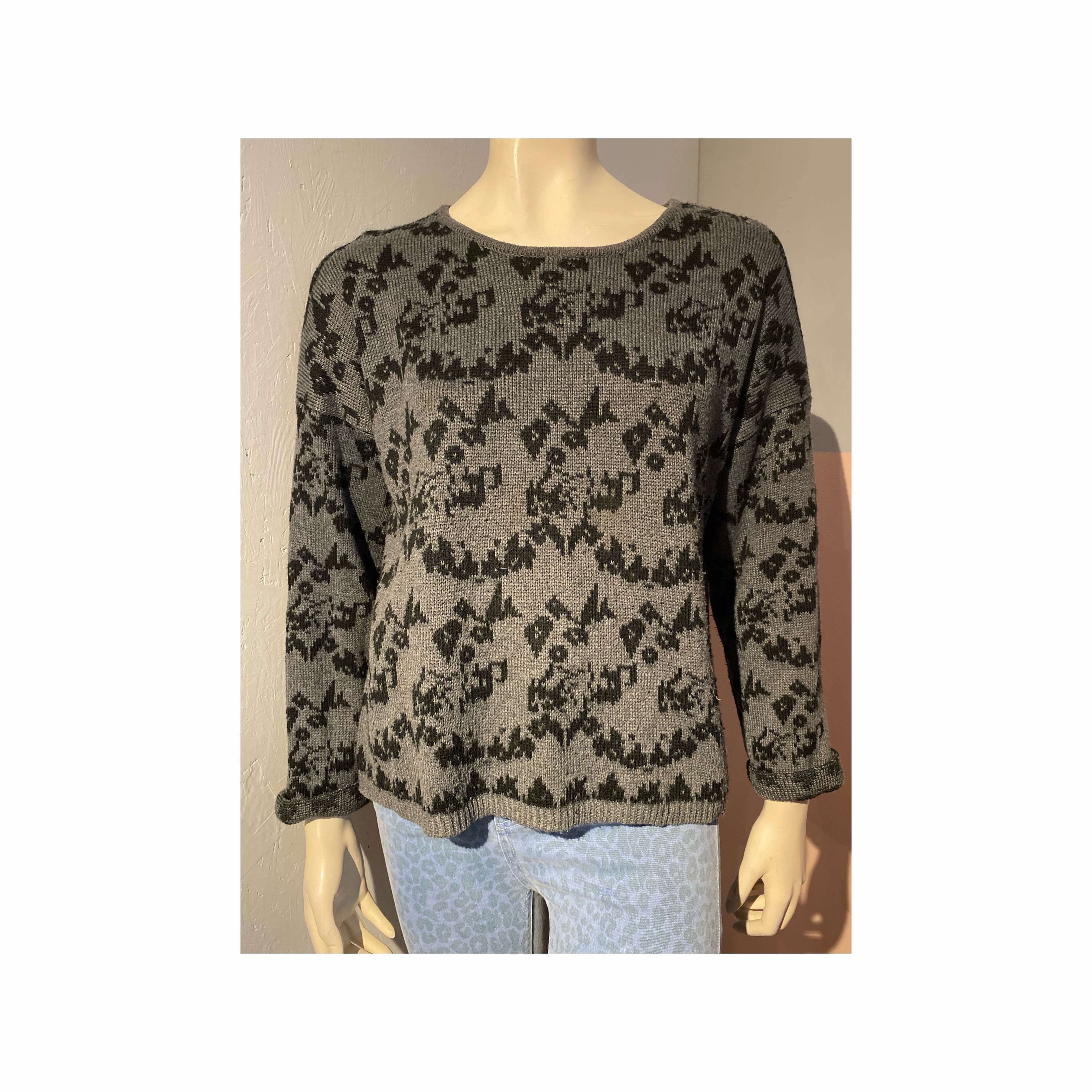 Just Female - Sweater - Size: S/M