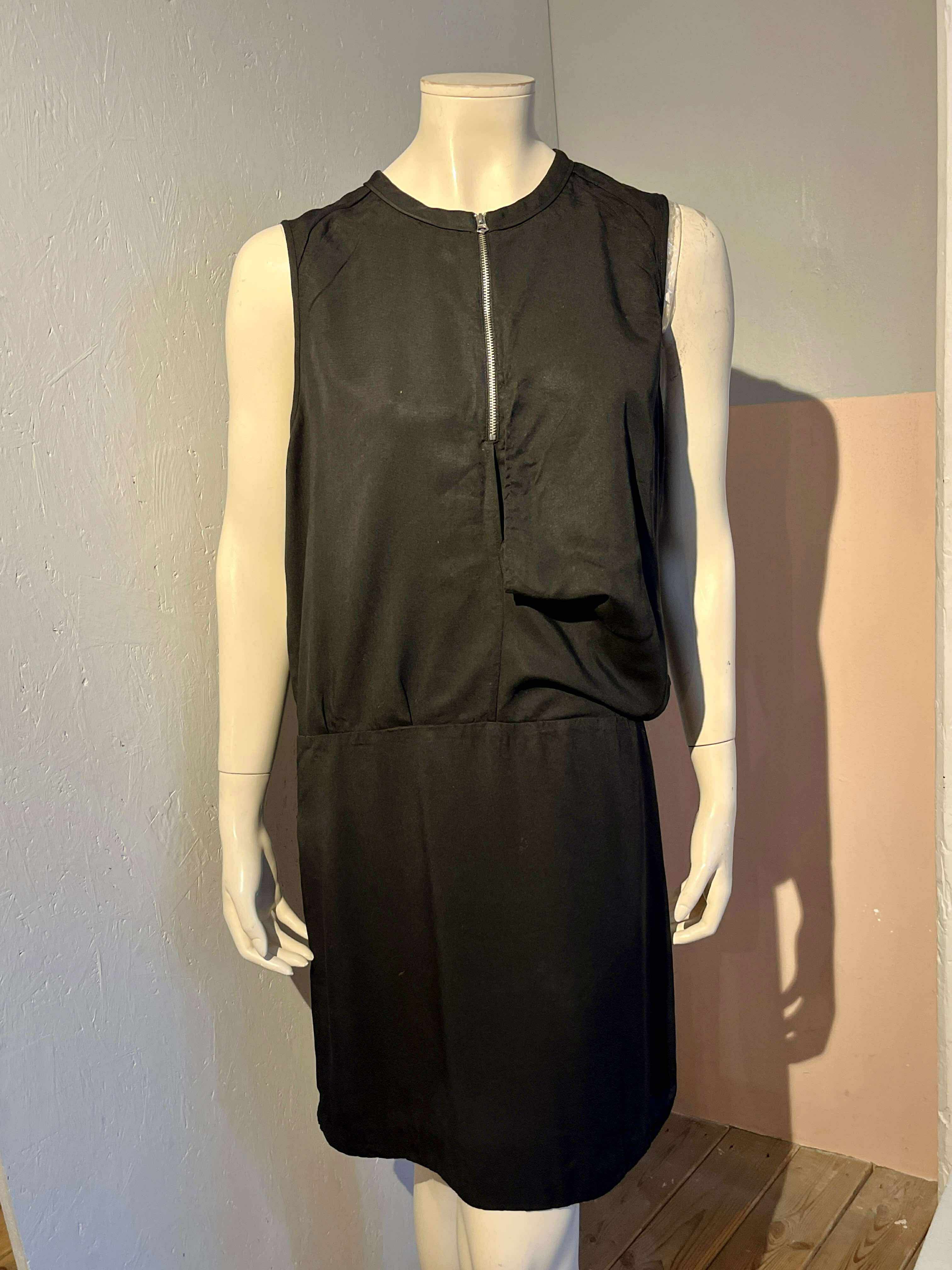 Acne - Kjole - Size: 40