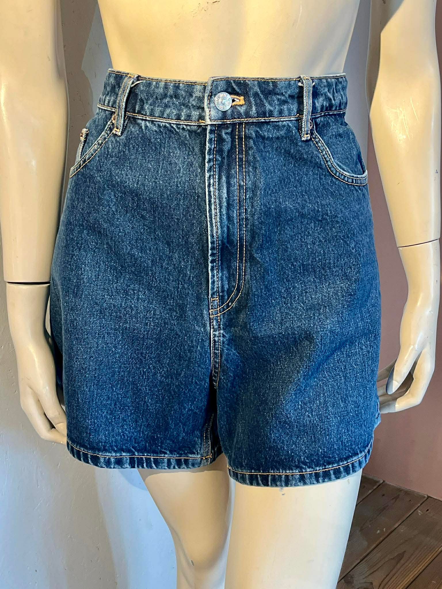 Zara - Shorts - Size: 44