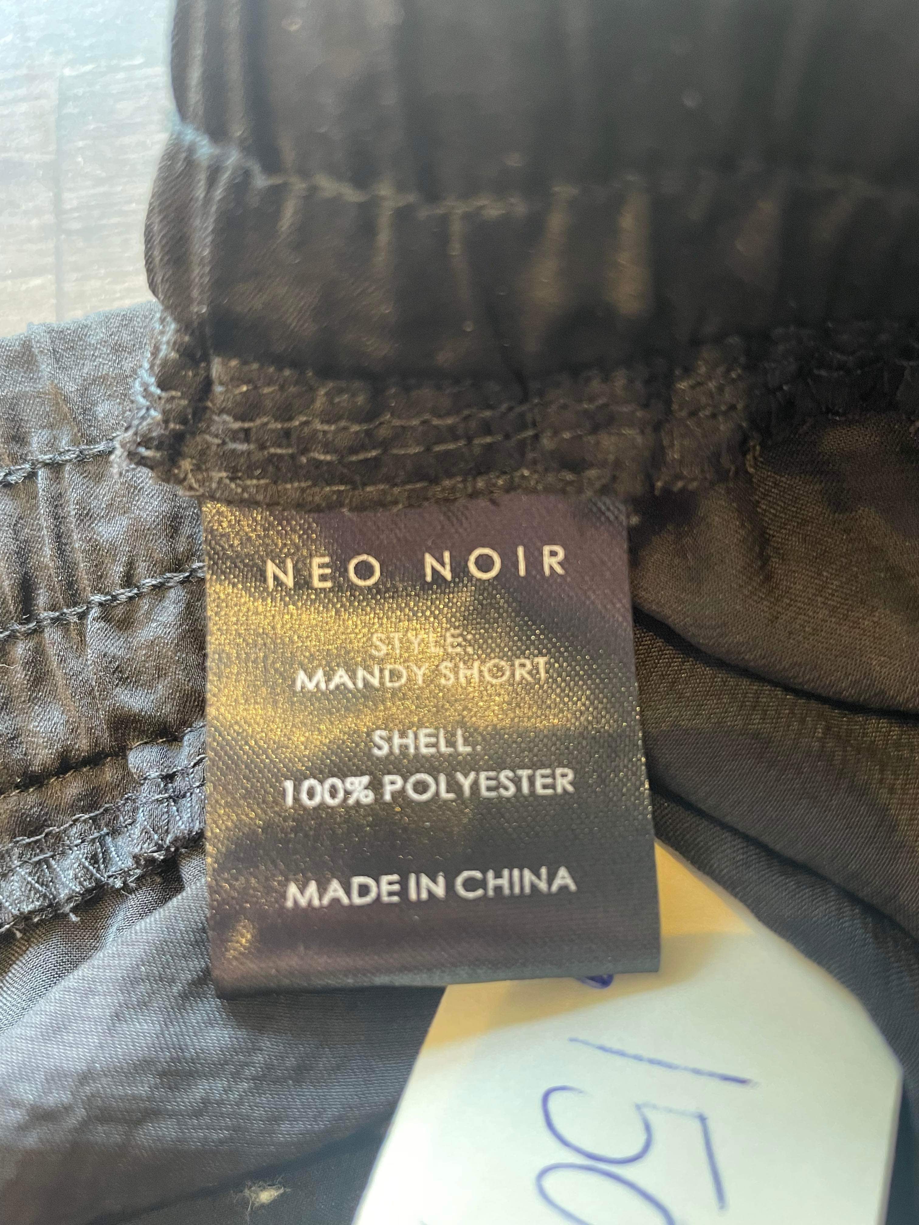 Neo Noir - Shorts - Size: S
