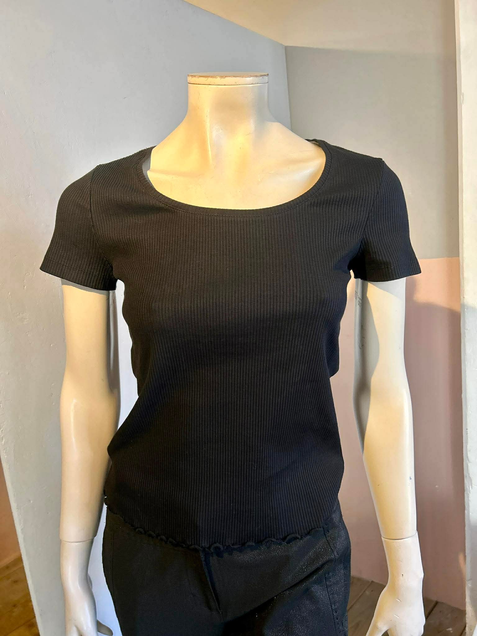 Second Female - T-shirt - Size: S