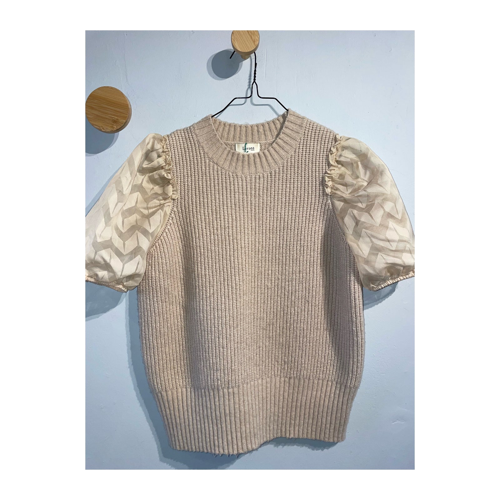 Leveté Room - Sweater - Size: M