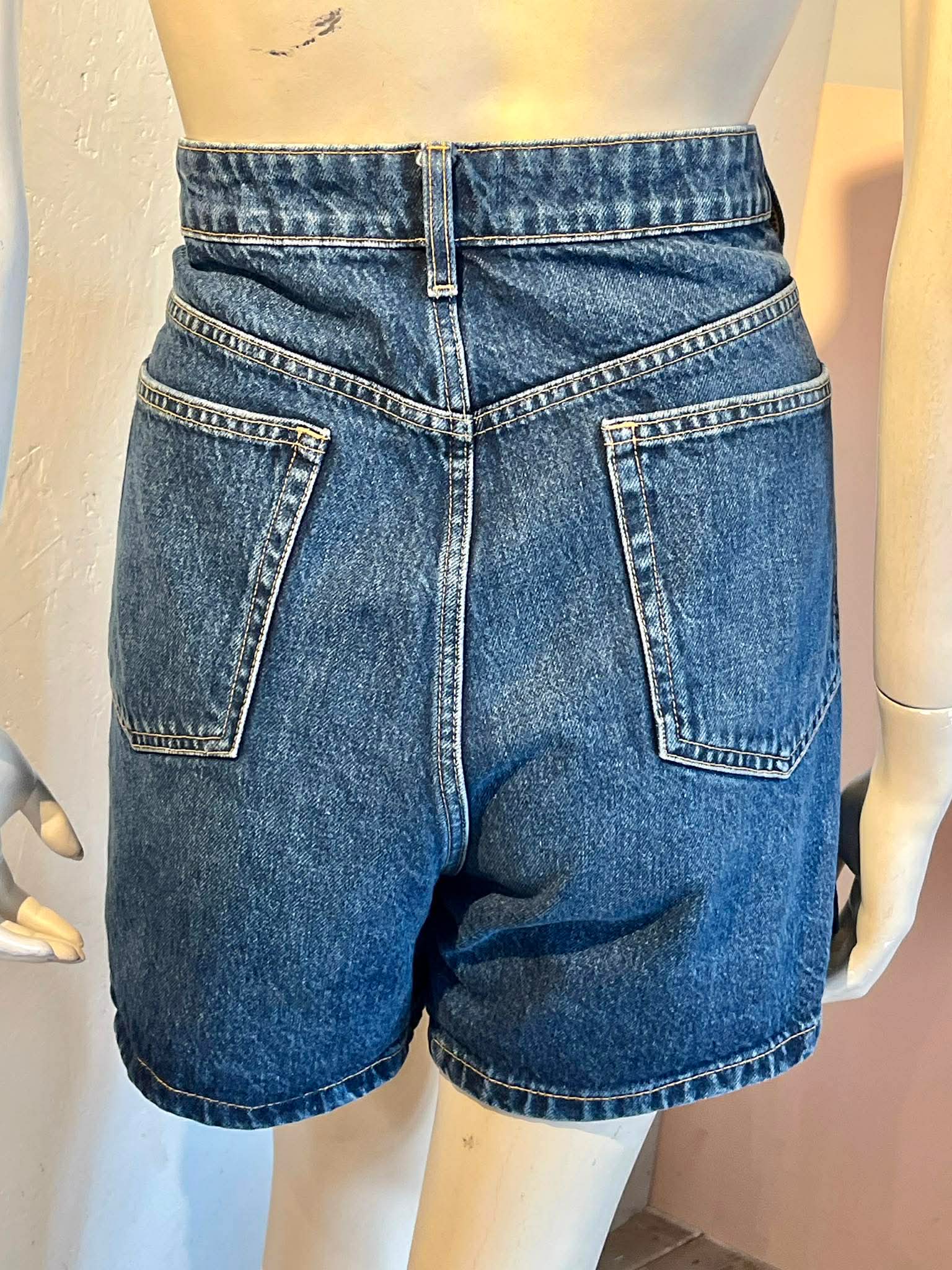 Zara - Shorts - Size: 44