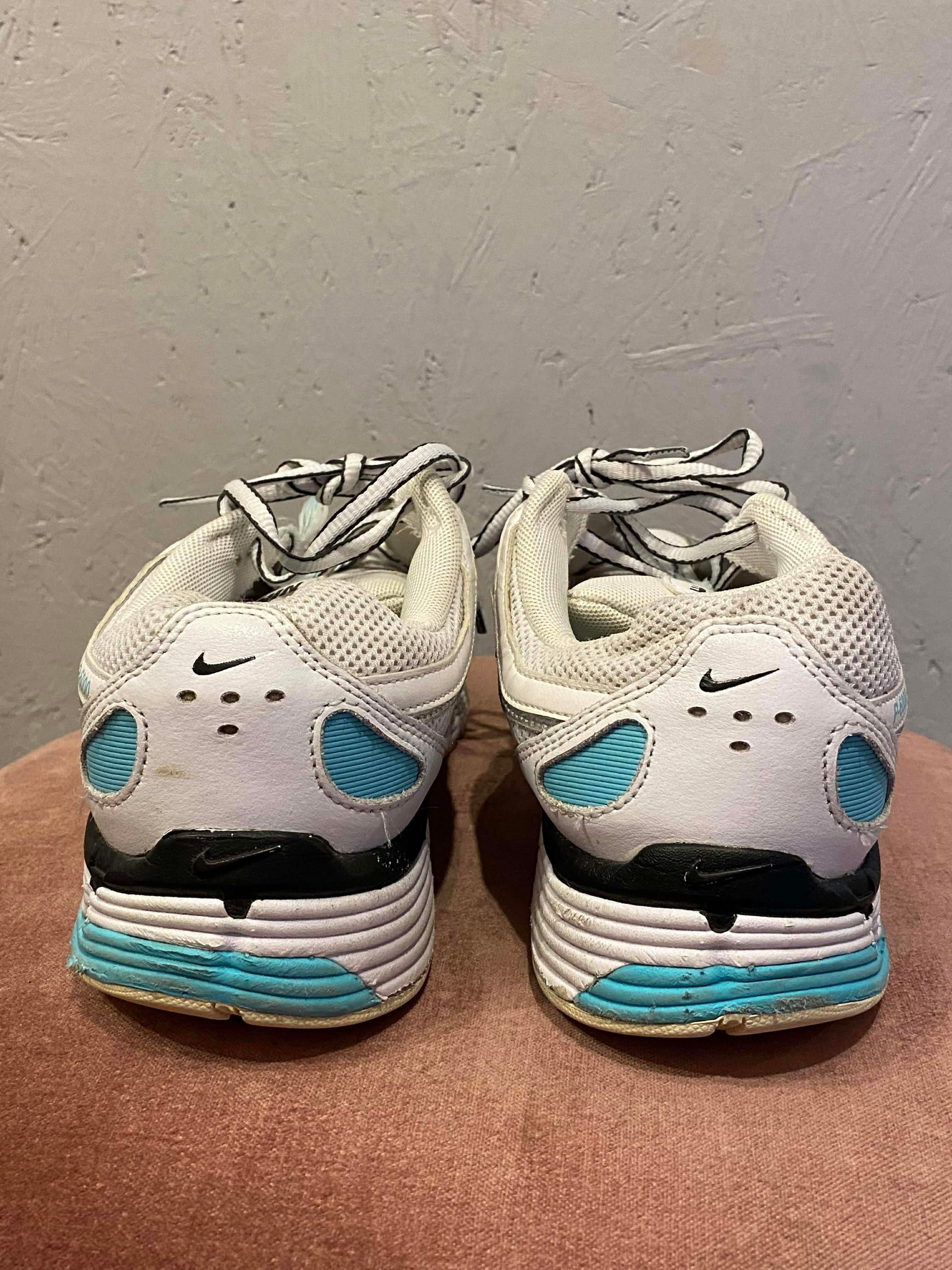 Nike - Sneakers - Size: 38