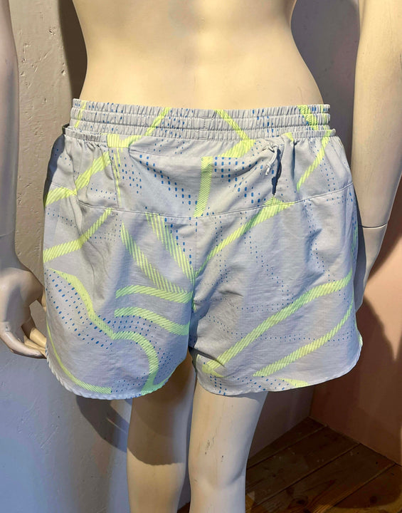 Adidas - Shorts - Size: L