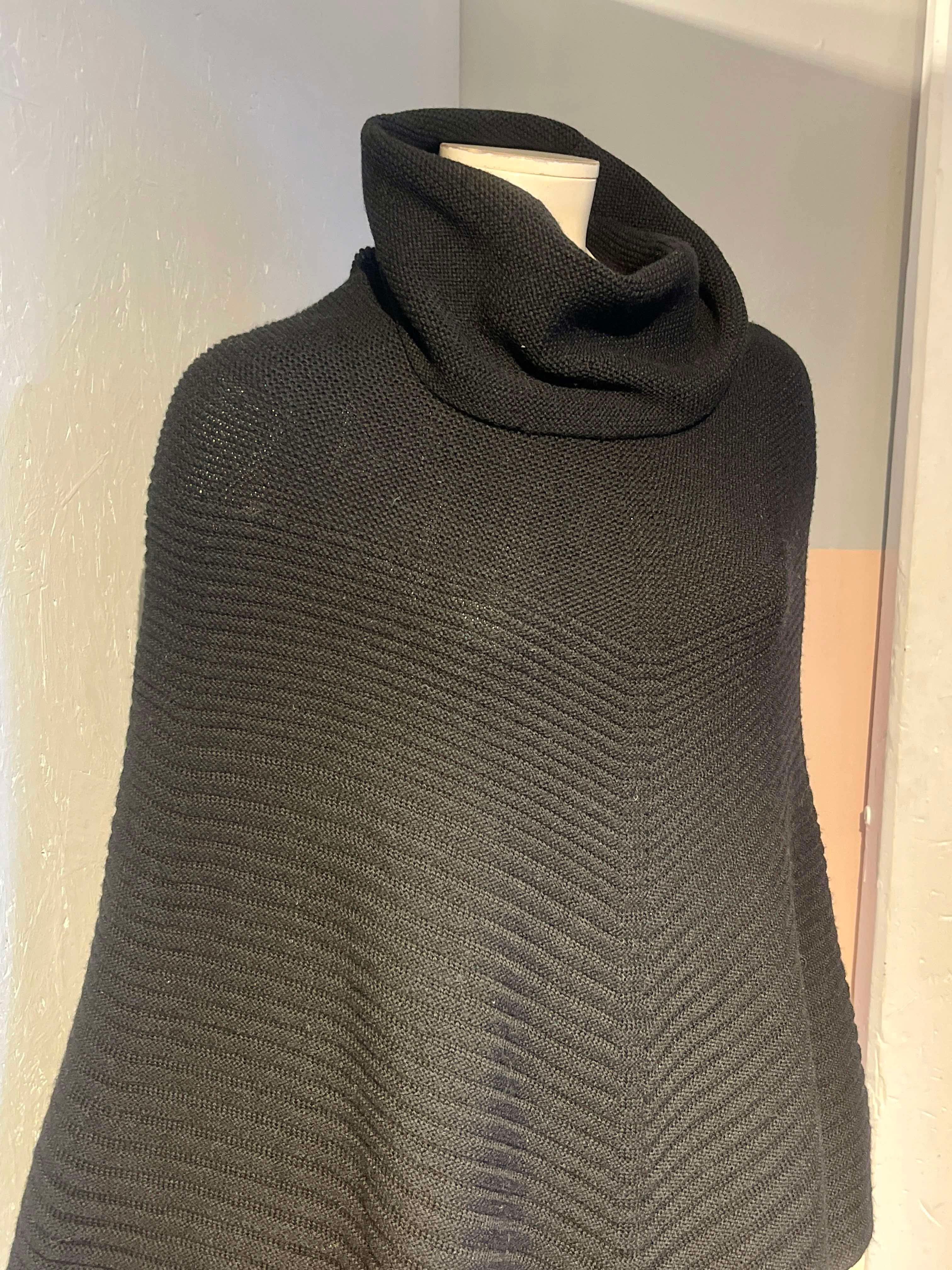 Wolford - Poncho - Size: M