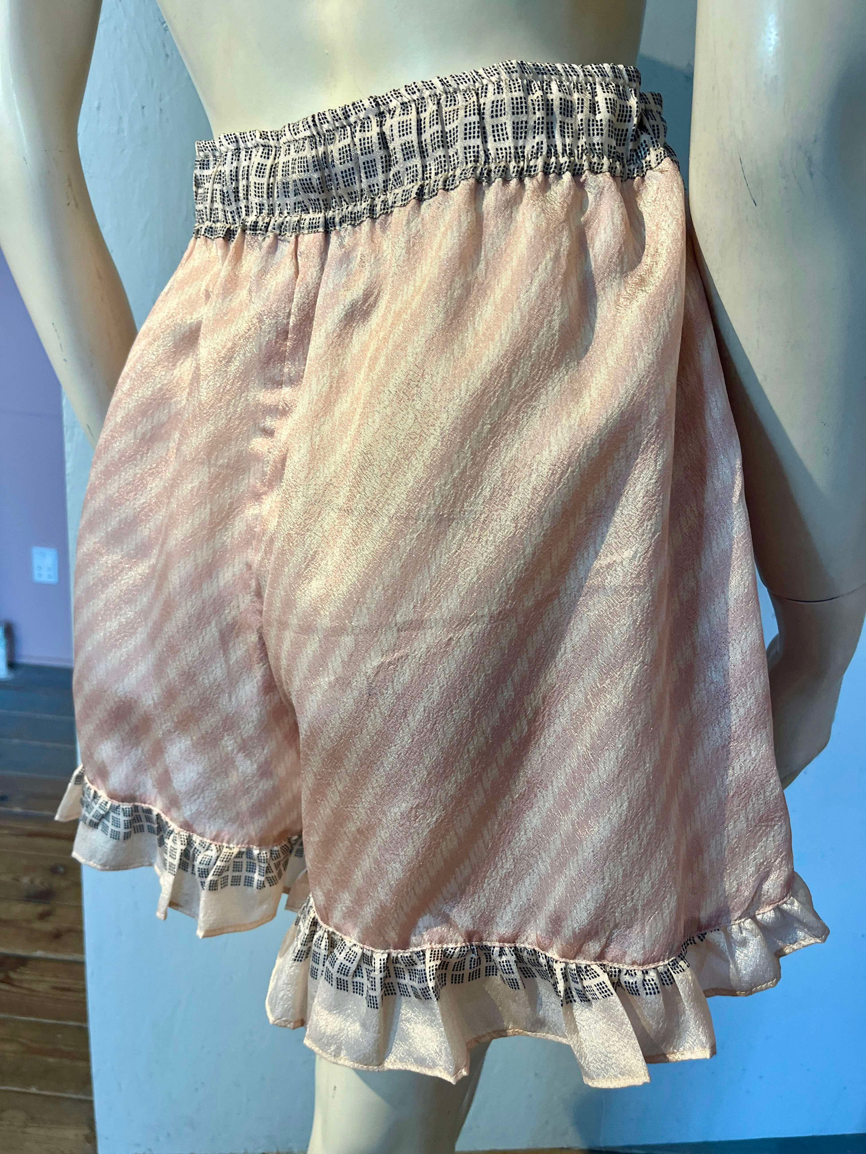 Joseph - Shorts - Size: M