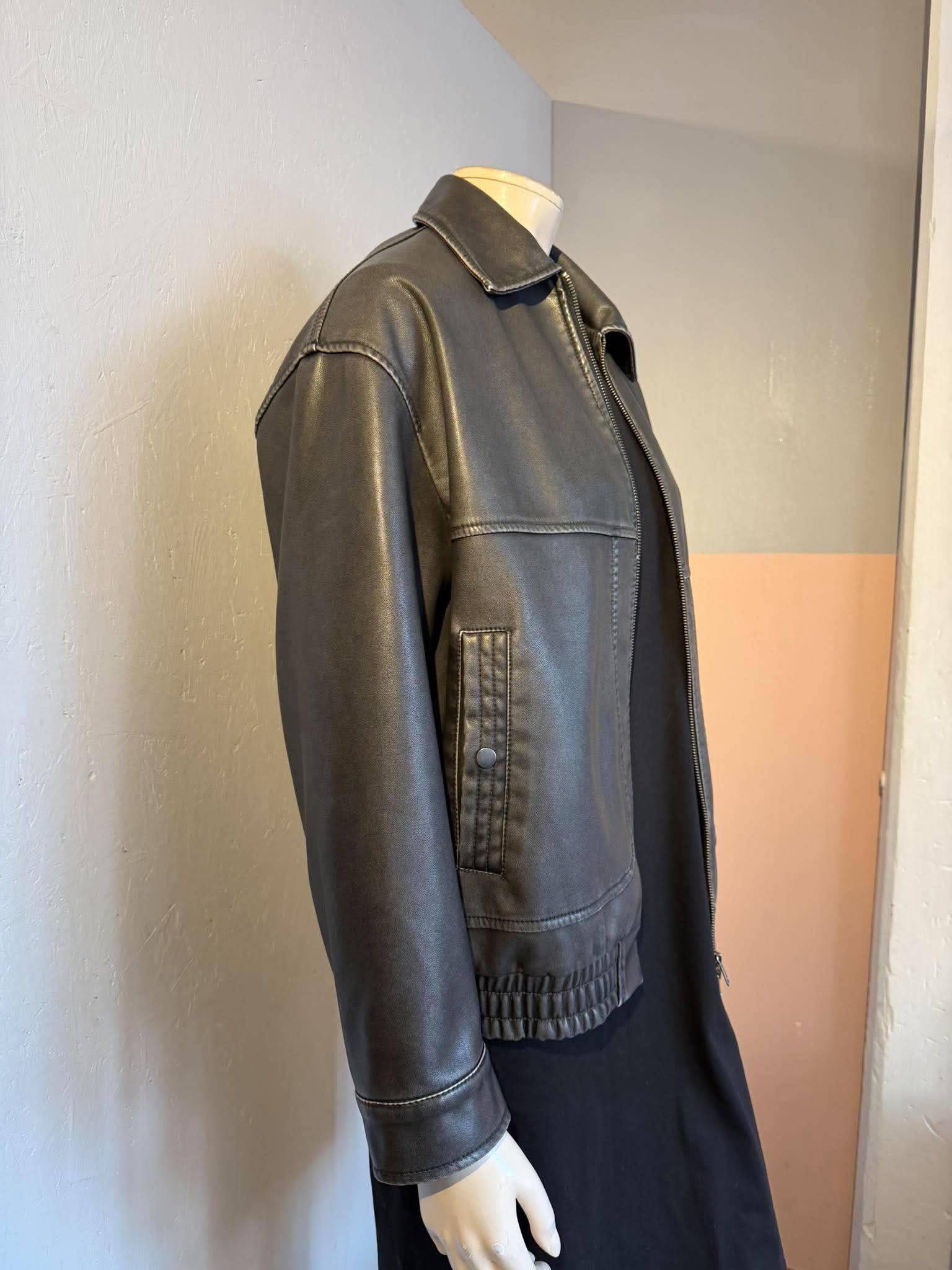 Stradivarius - Jakke - Size: XS