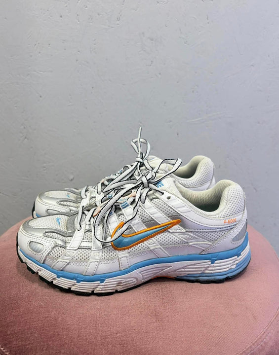 Nike - Sneakers - Size: 36