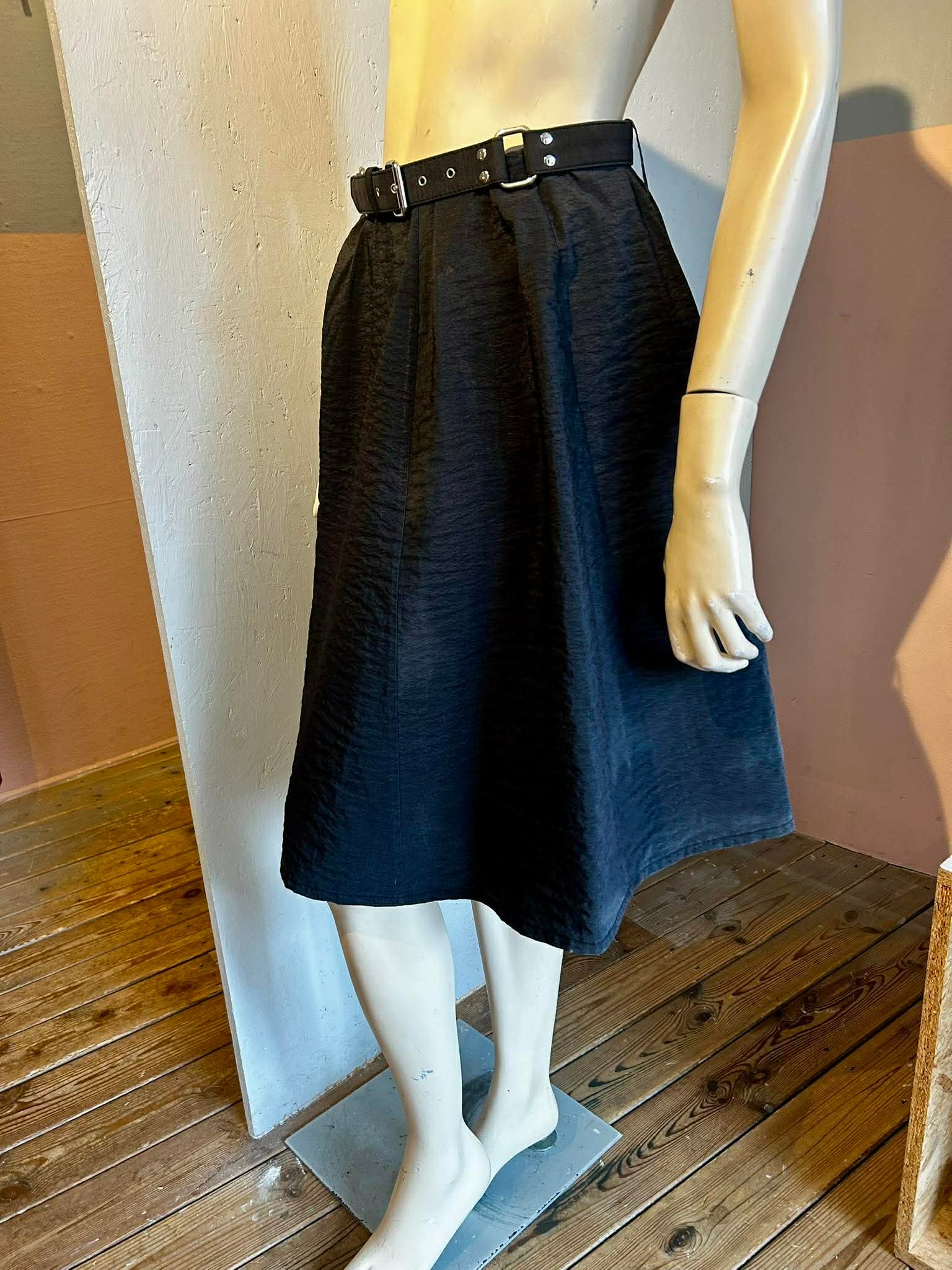 Rika - Nederdel - Size: M