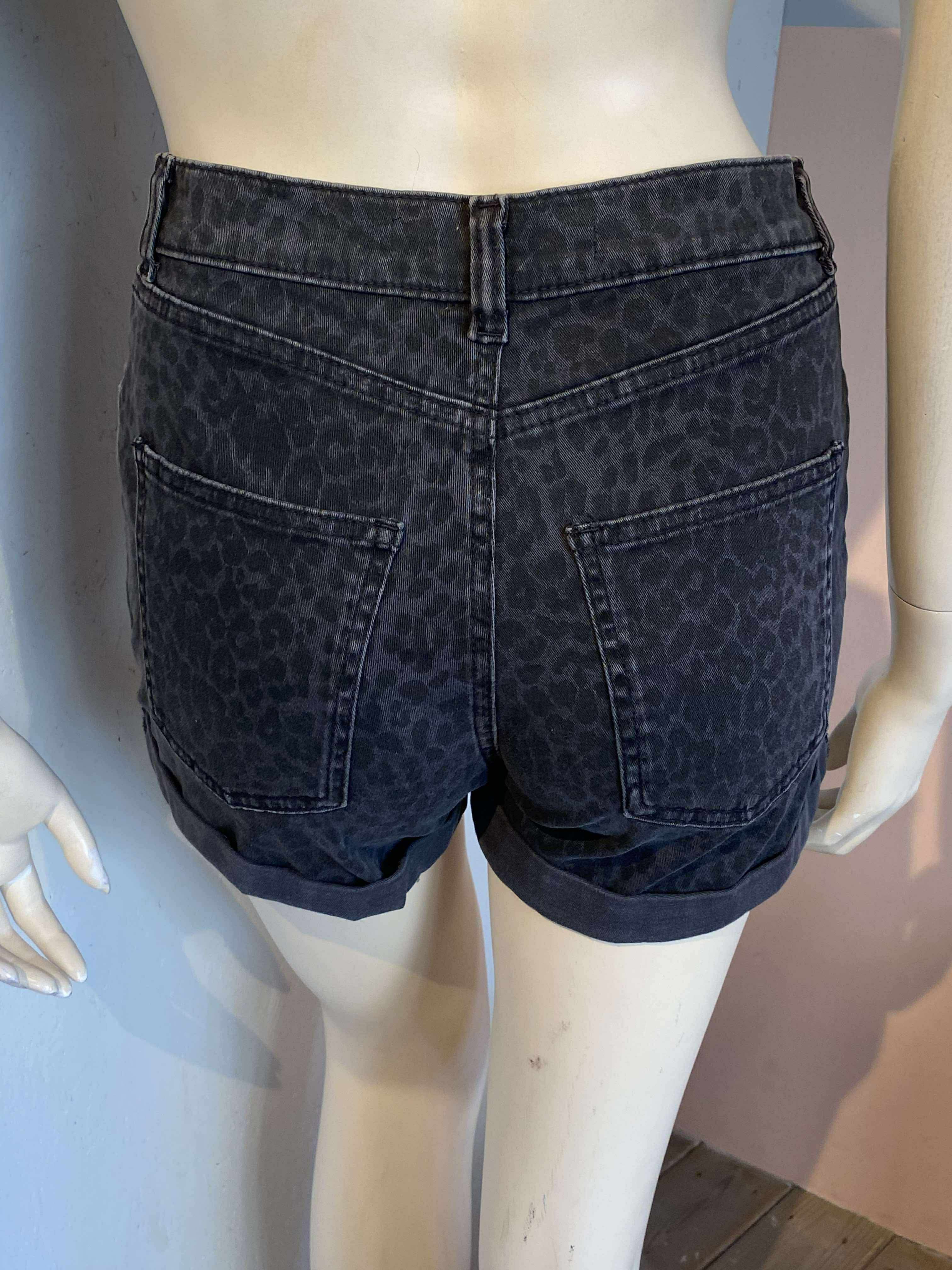 Just Female - Shorts - Size: S