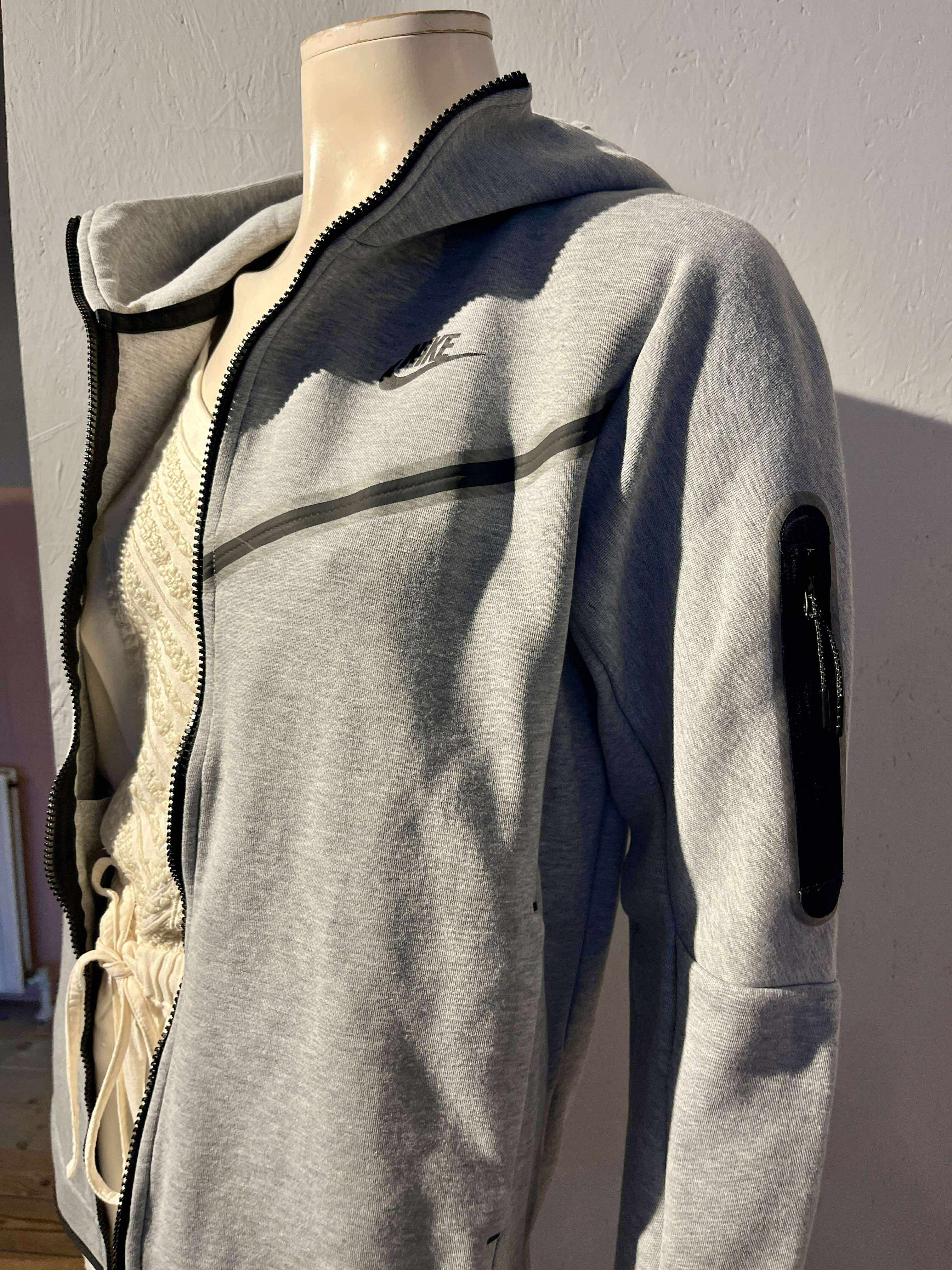 Nike - Cardigan - Size: S