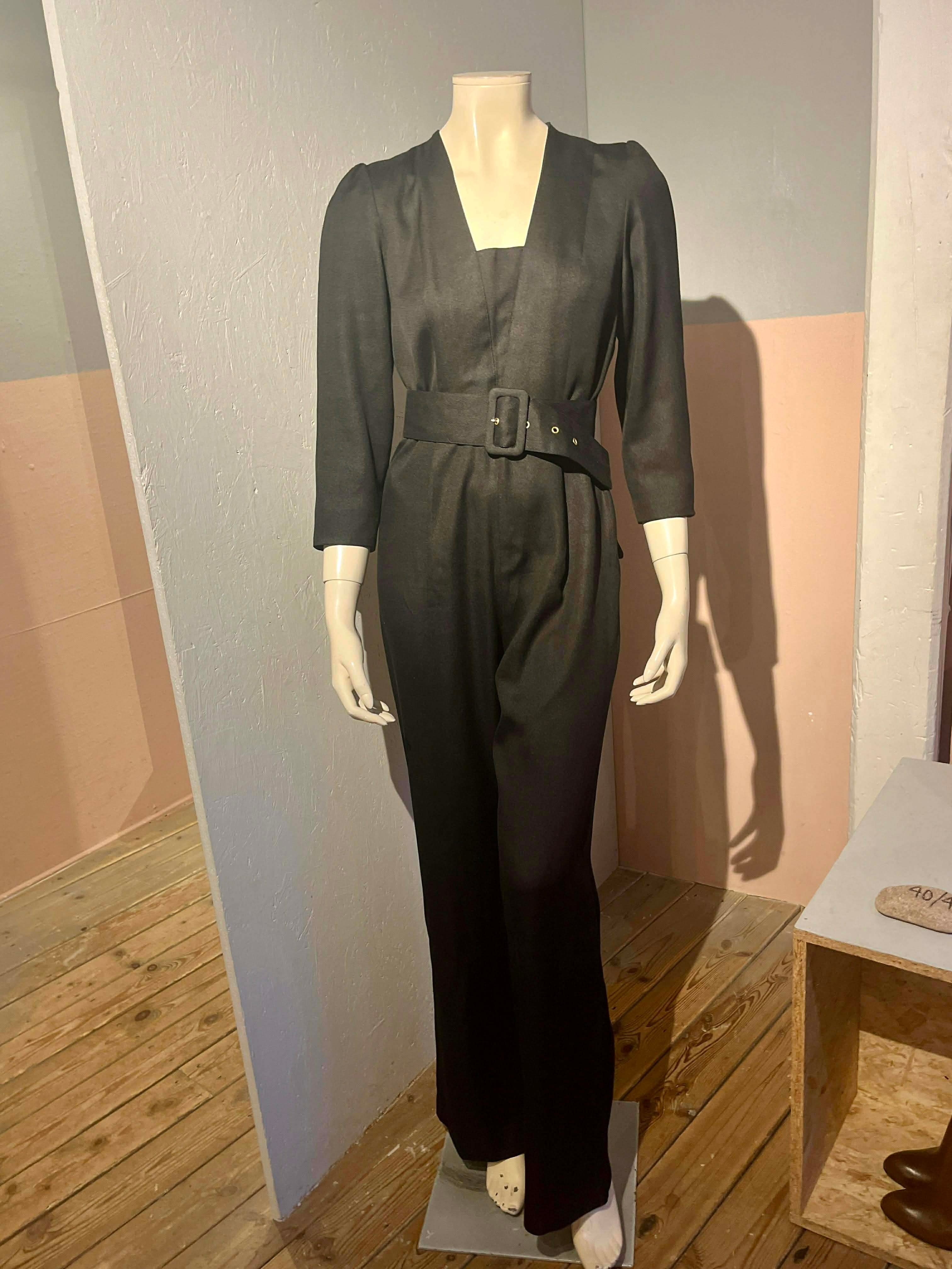 Thi Thao - Jumpsuit - Size: 36