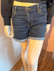 Levis - Shorts - Size: M