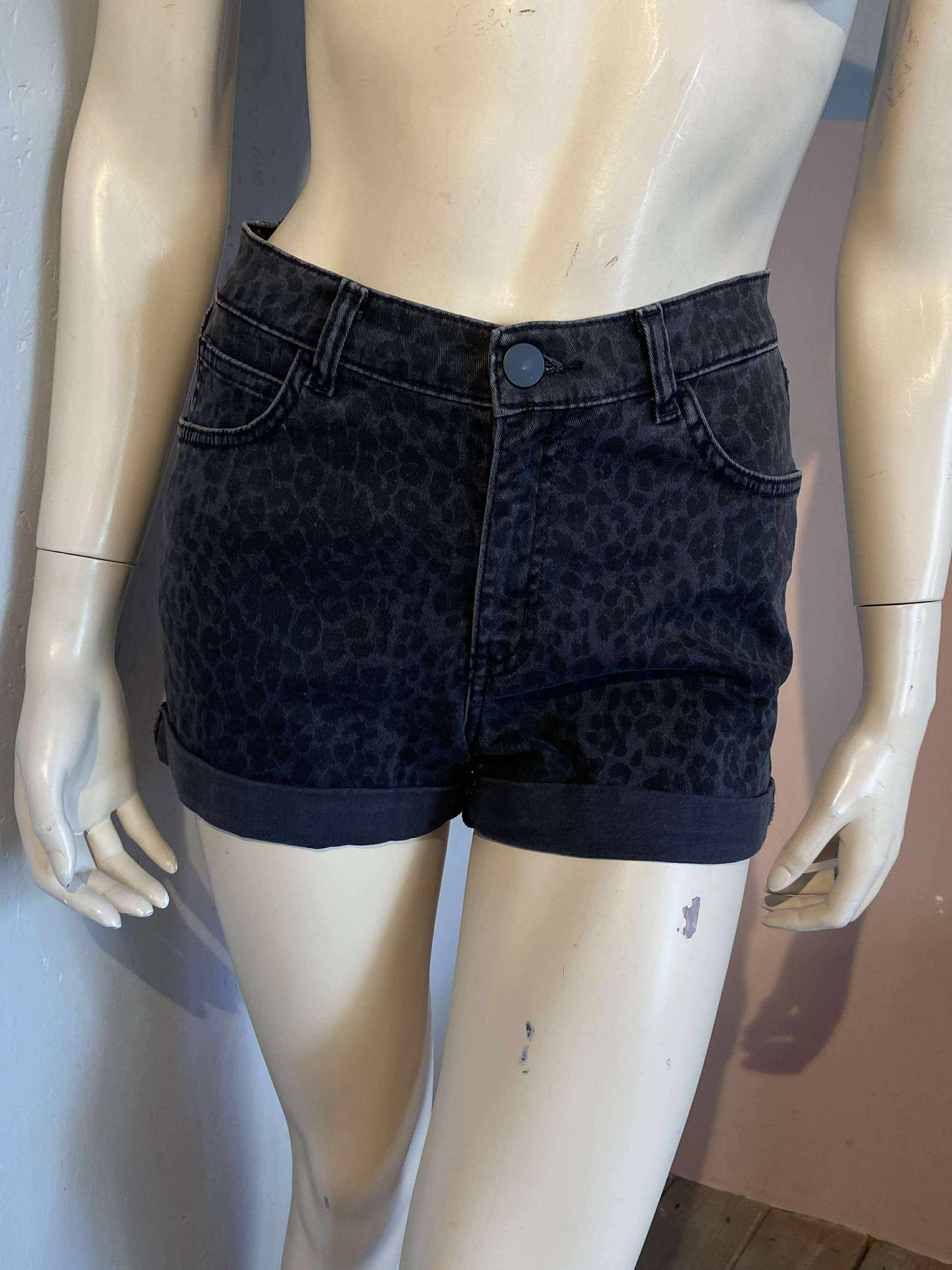 Just Female - Shorts - Size: S
