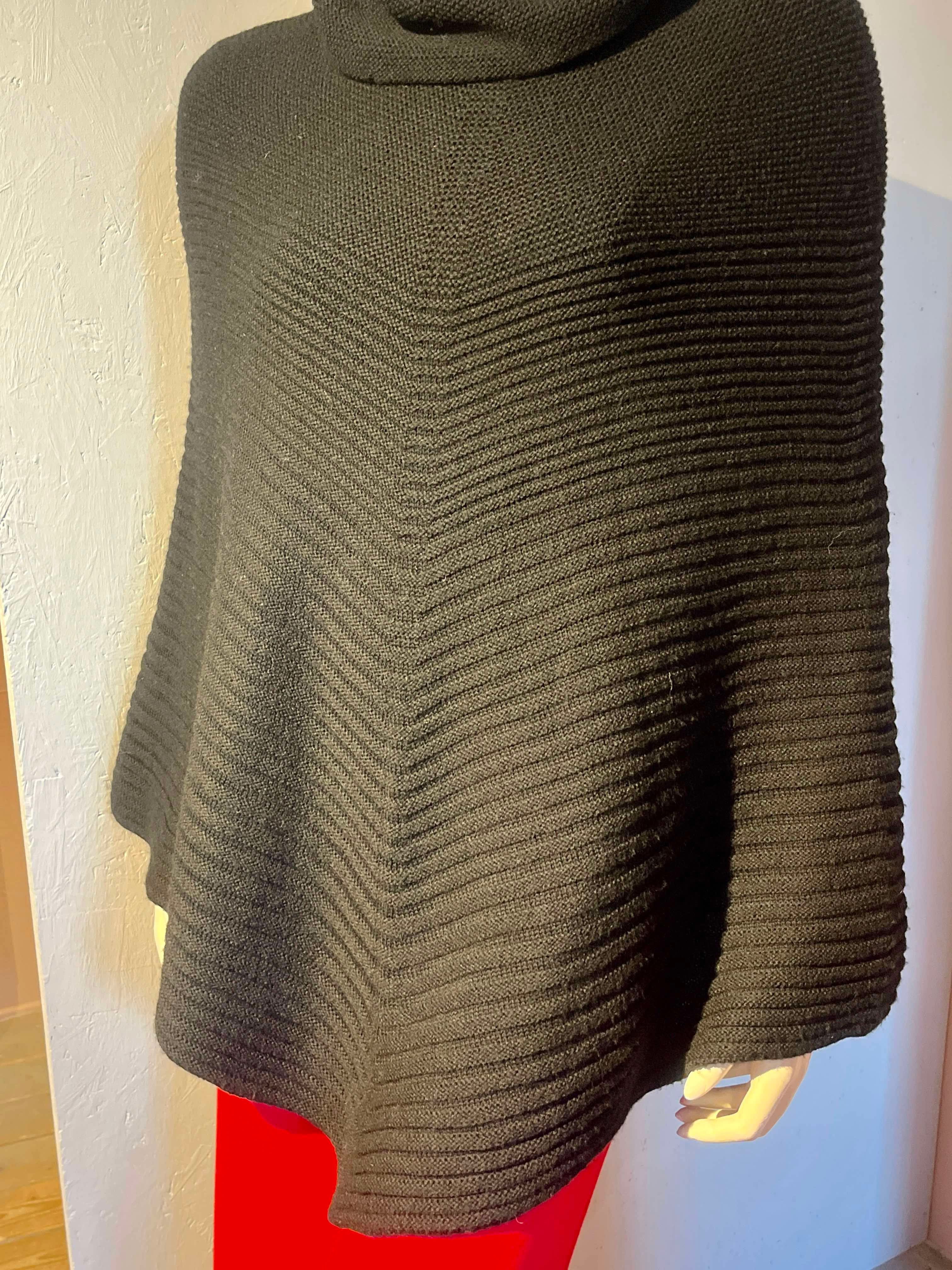 Wolford - Poncho - Size: M