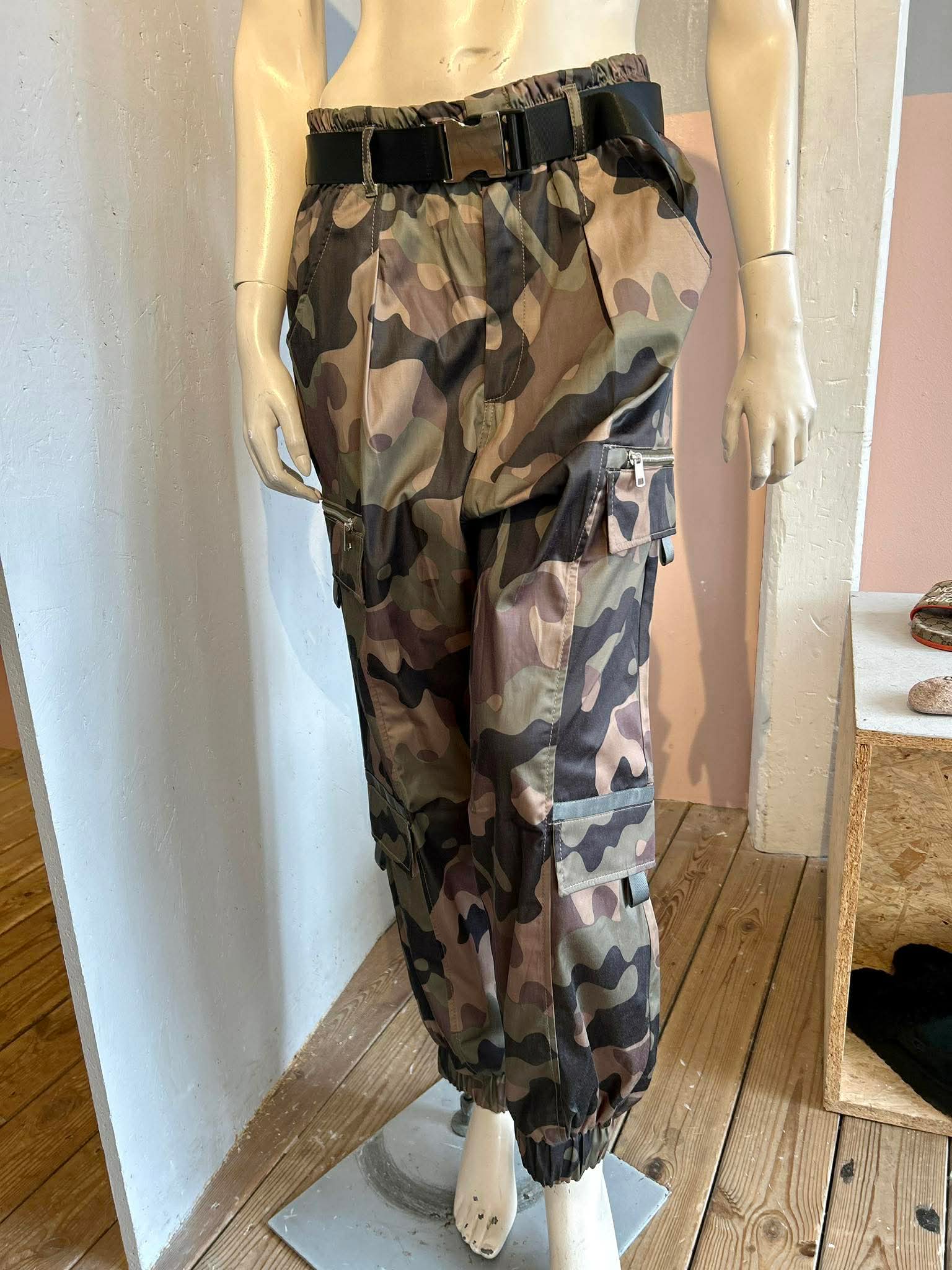 Zara - Bukser - Size: L