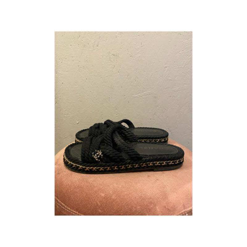 Chanel - Sandaler - Size: 38