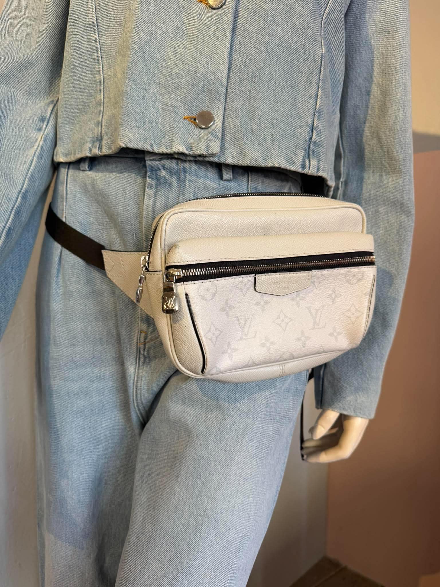Louis Vuitton - Bæltetaske - One Size