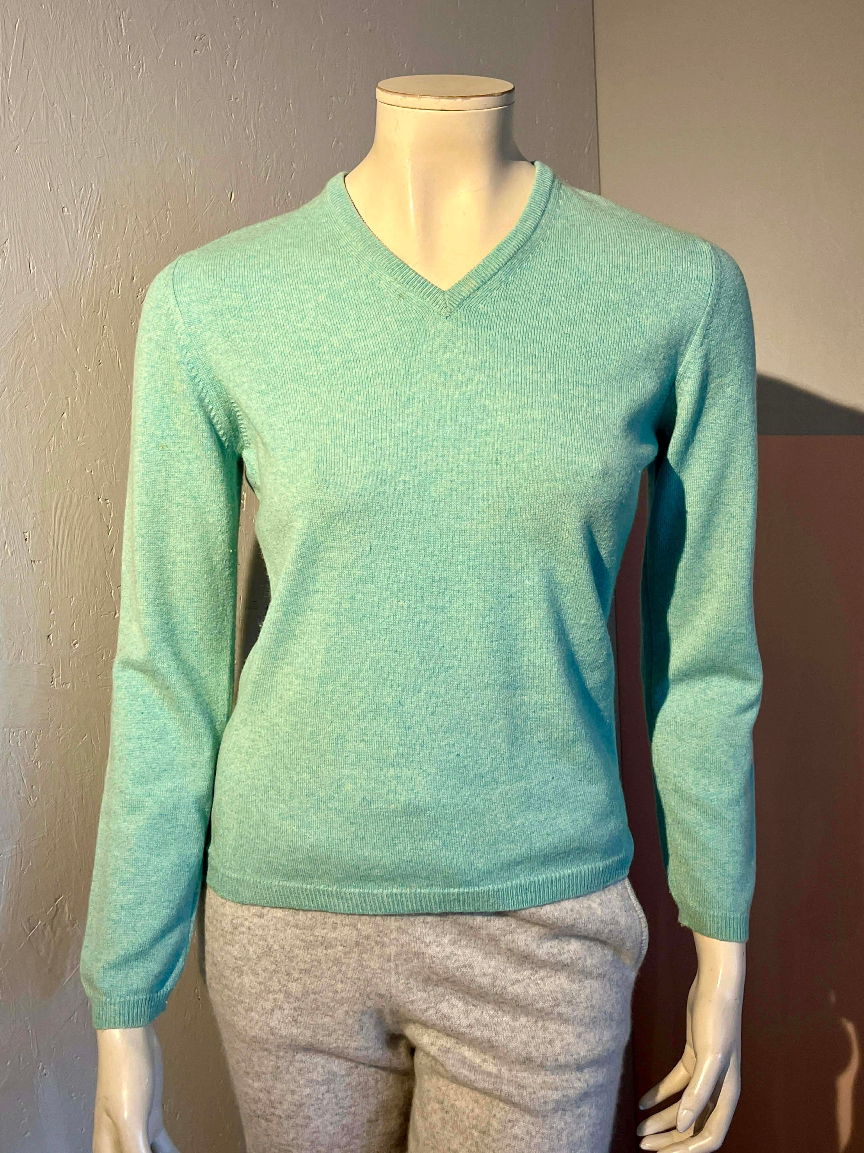 Johnstons - Sweater - Size: S