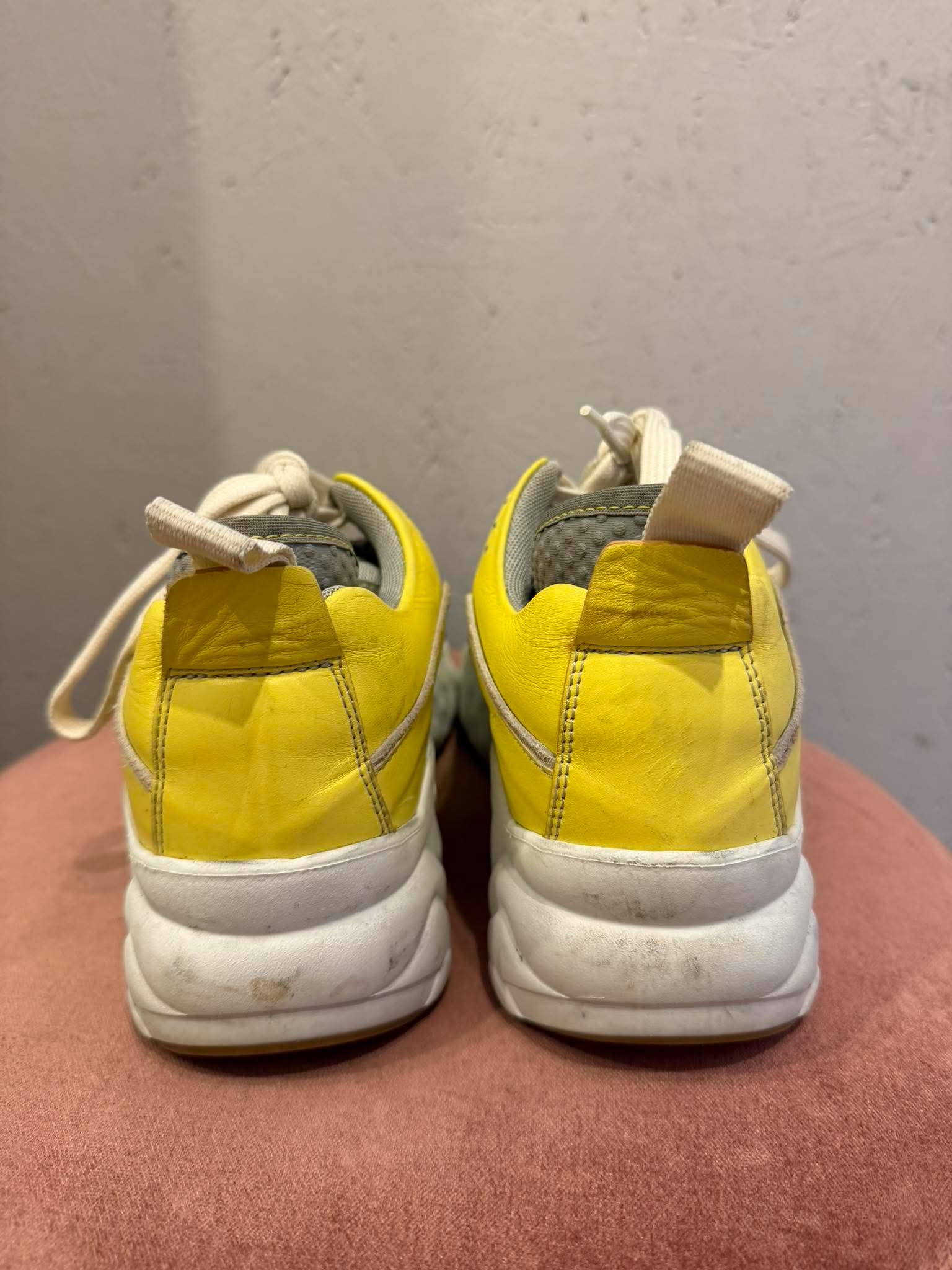 Acne Studios - Sneakers - Size: 37