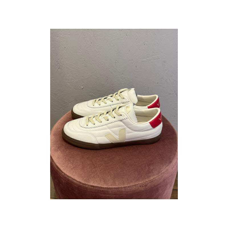 Veja - Sneakers - Size: 39