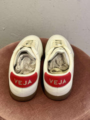 Veja - Sneakers - Size: 39