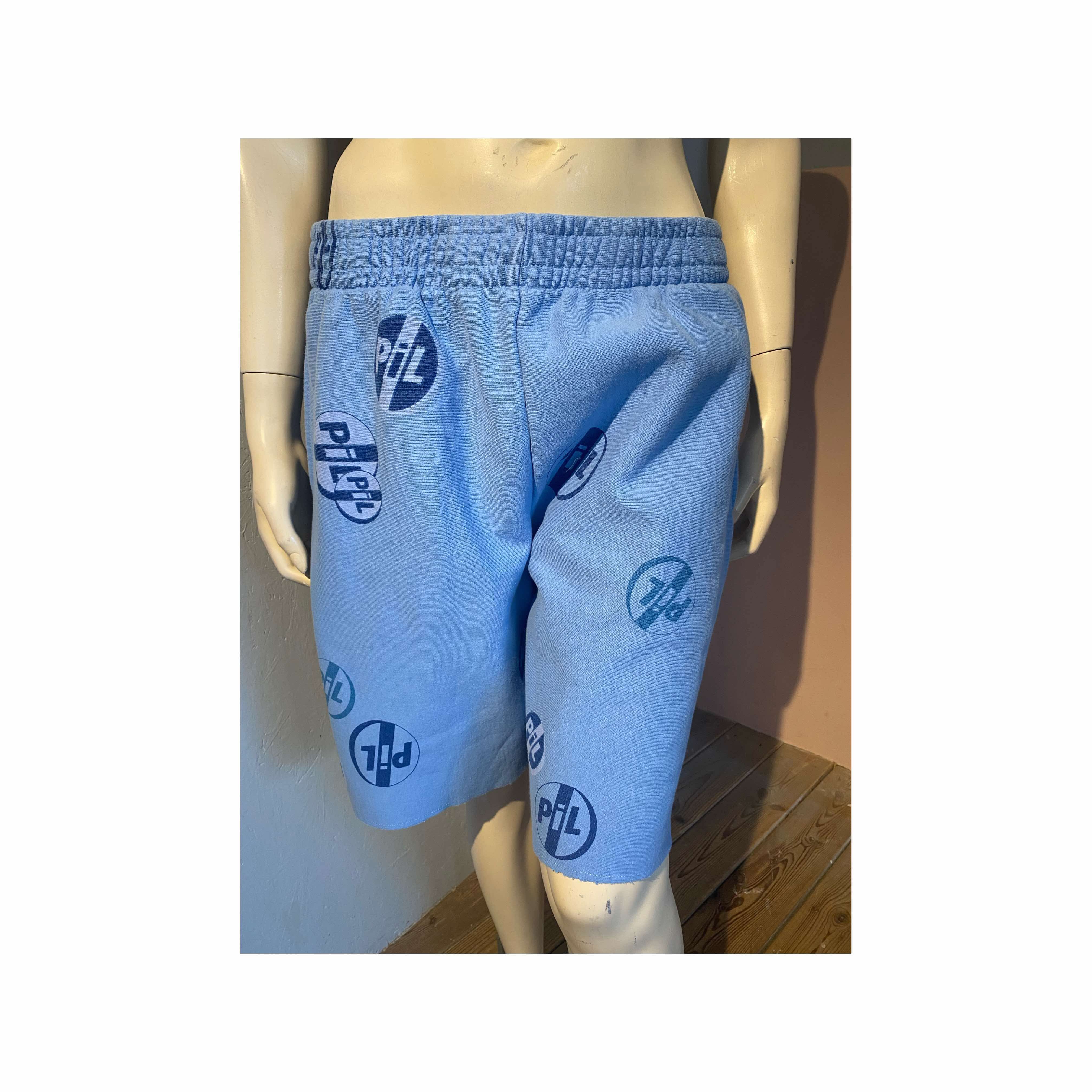 Supreme - Shorts - Size: M