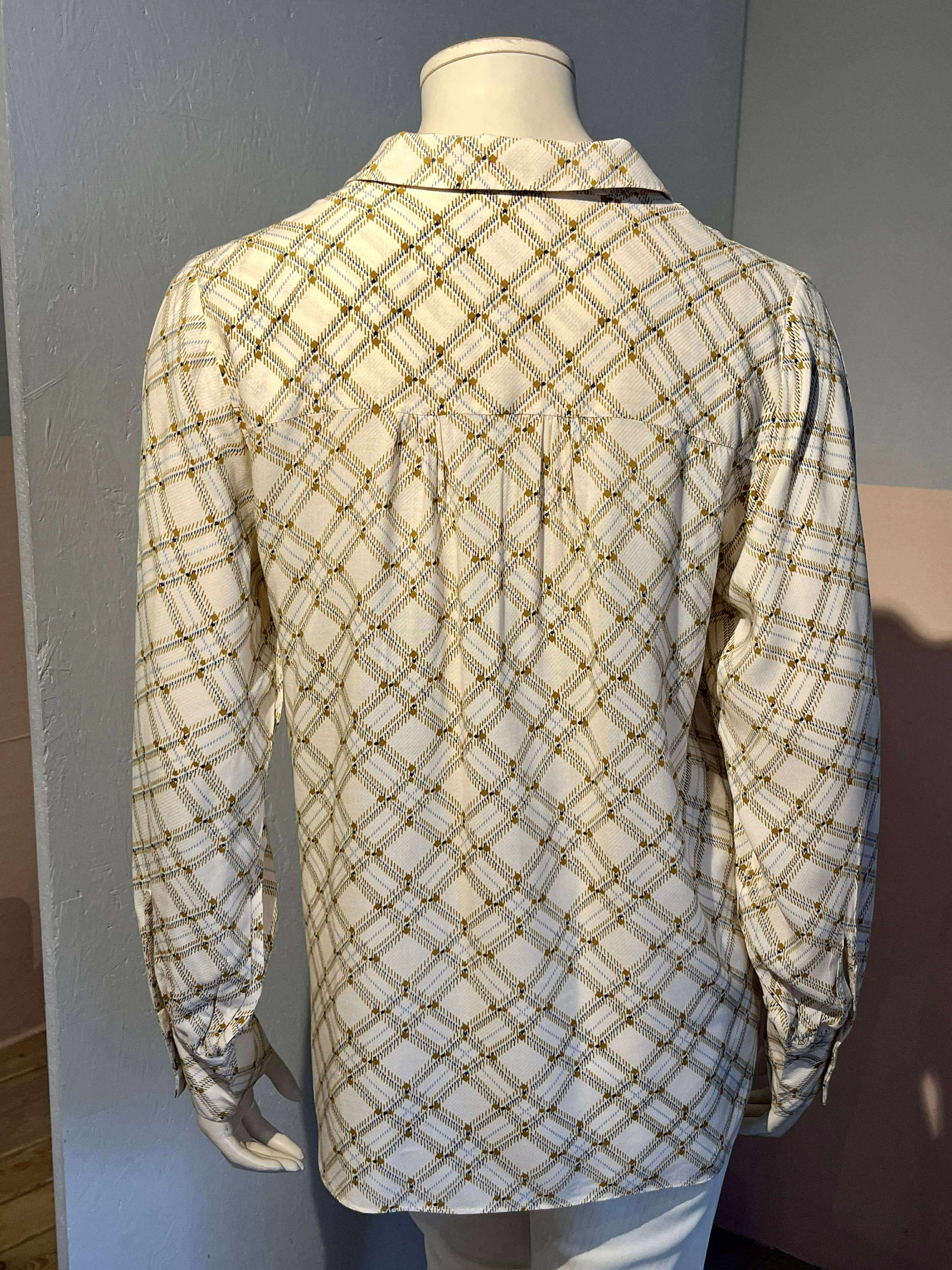 Second Female - Skjorte - Size: M