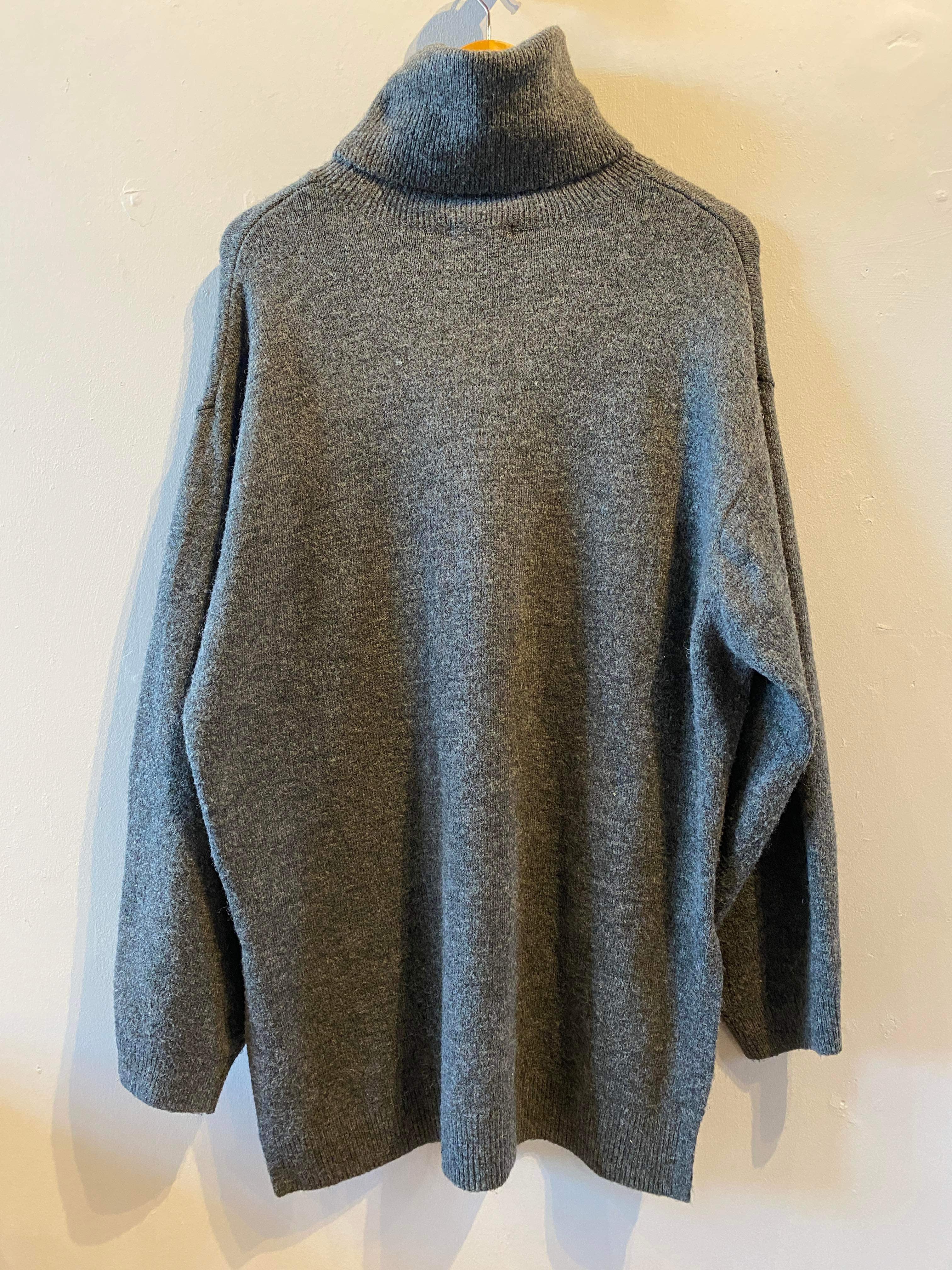 H&M - Sweater - Size: M