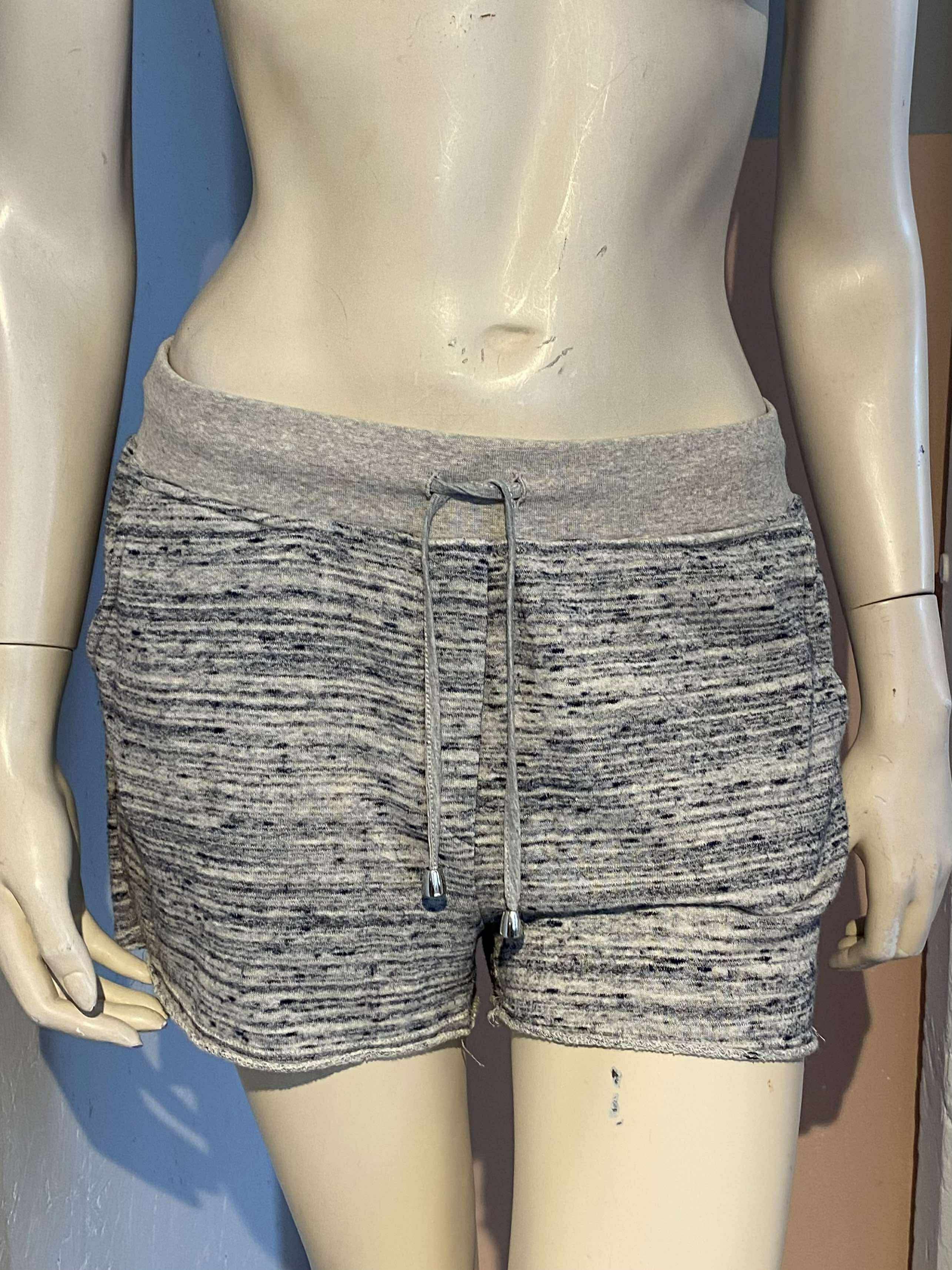 Project AJ 117 - Shorts - Size: S